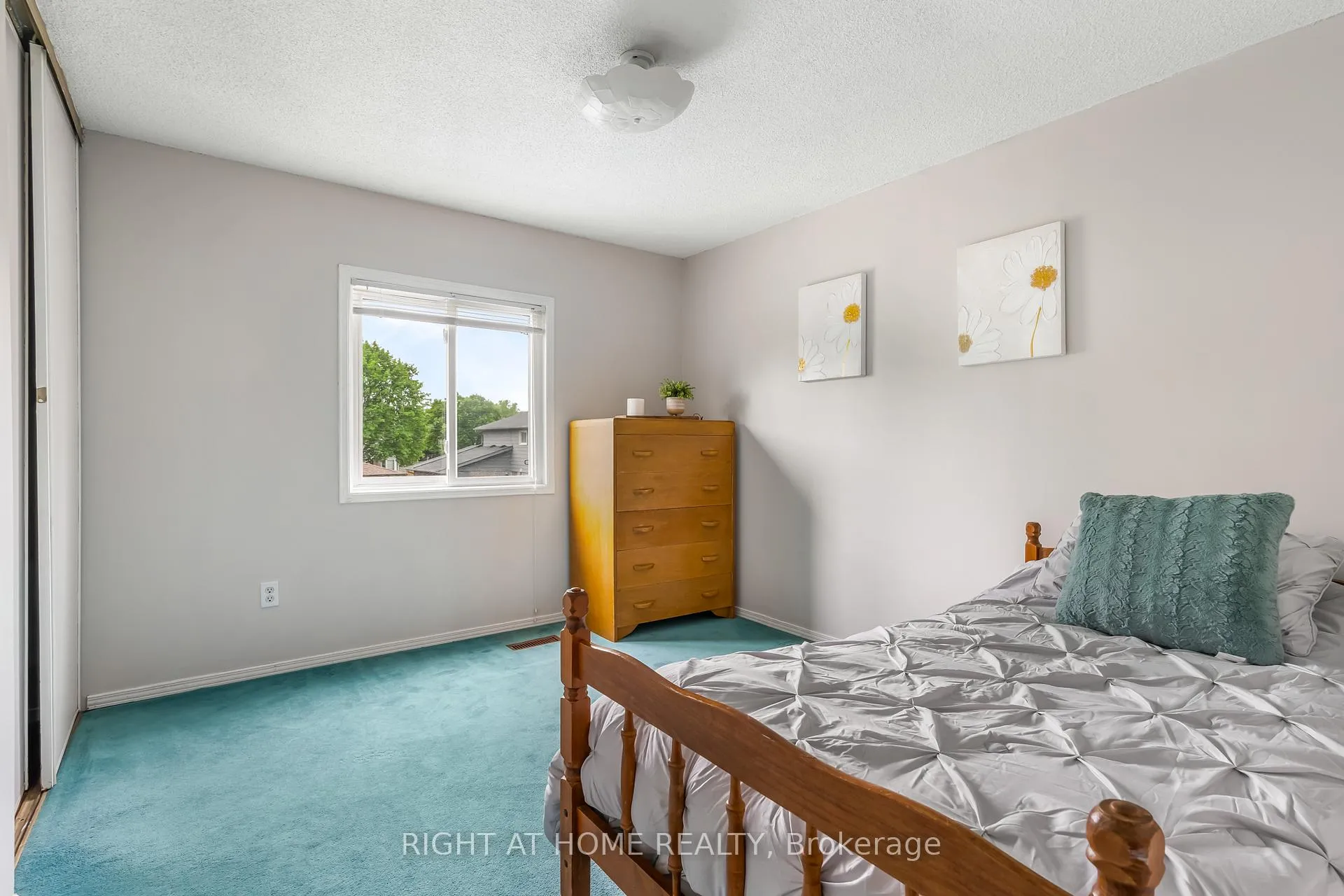 Photo 18 of 40 Colbeck Crescent, New Tecumseth, Alliston — HOMEH