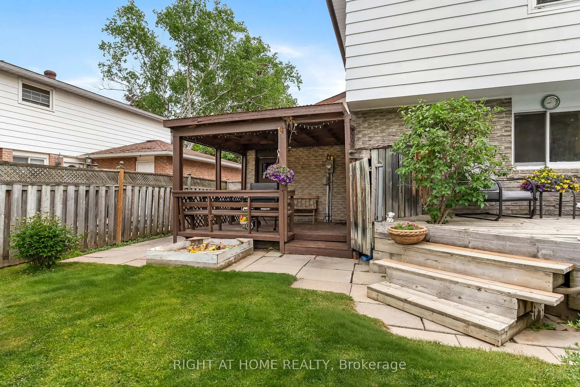 Photo 28 of 40 Colbeck Crescent, New Tecumseth, Alliston — HOMEH