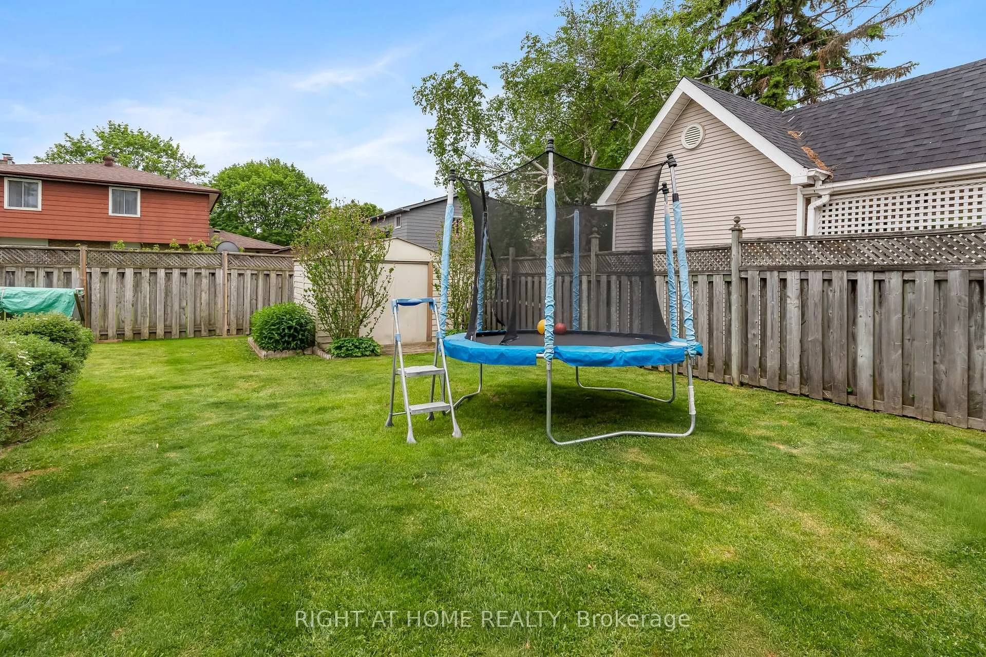 Photo 29 of 40 Colbeck Crescent, New Tecumseth, Alliston — HOMEH
