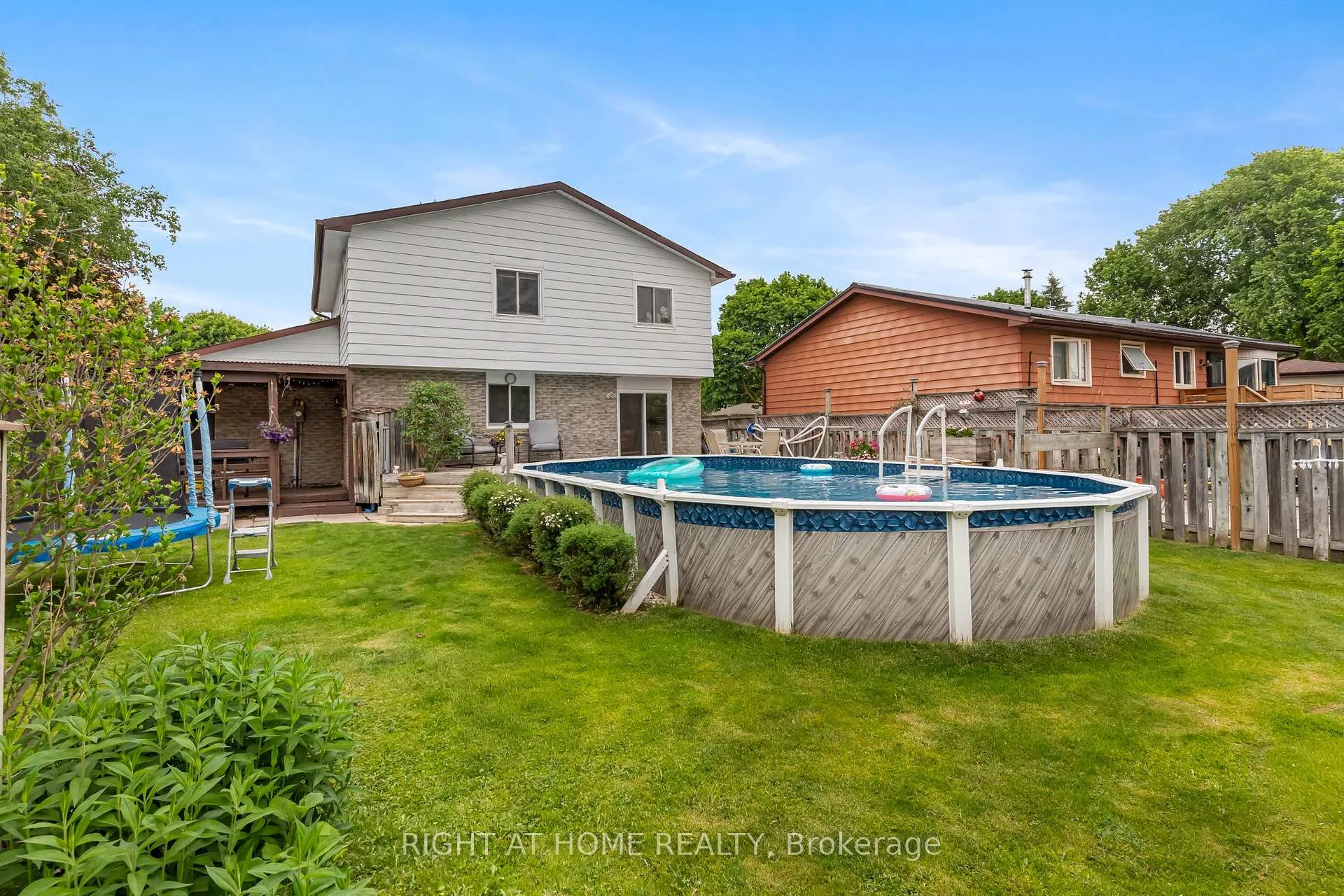 Photo 31 of 40 Colbeck Crescent, New Tecumseth, Alliston — HOMEH