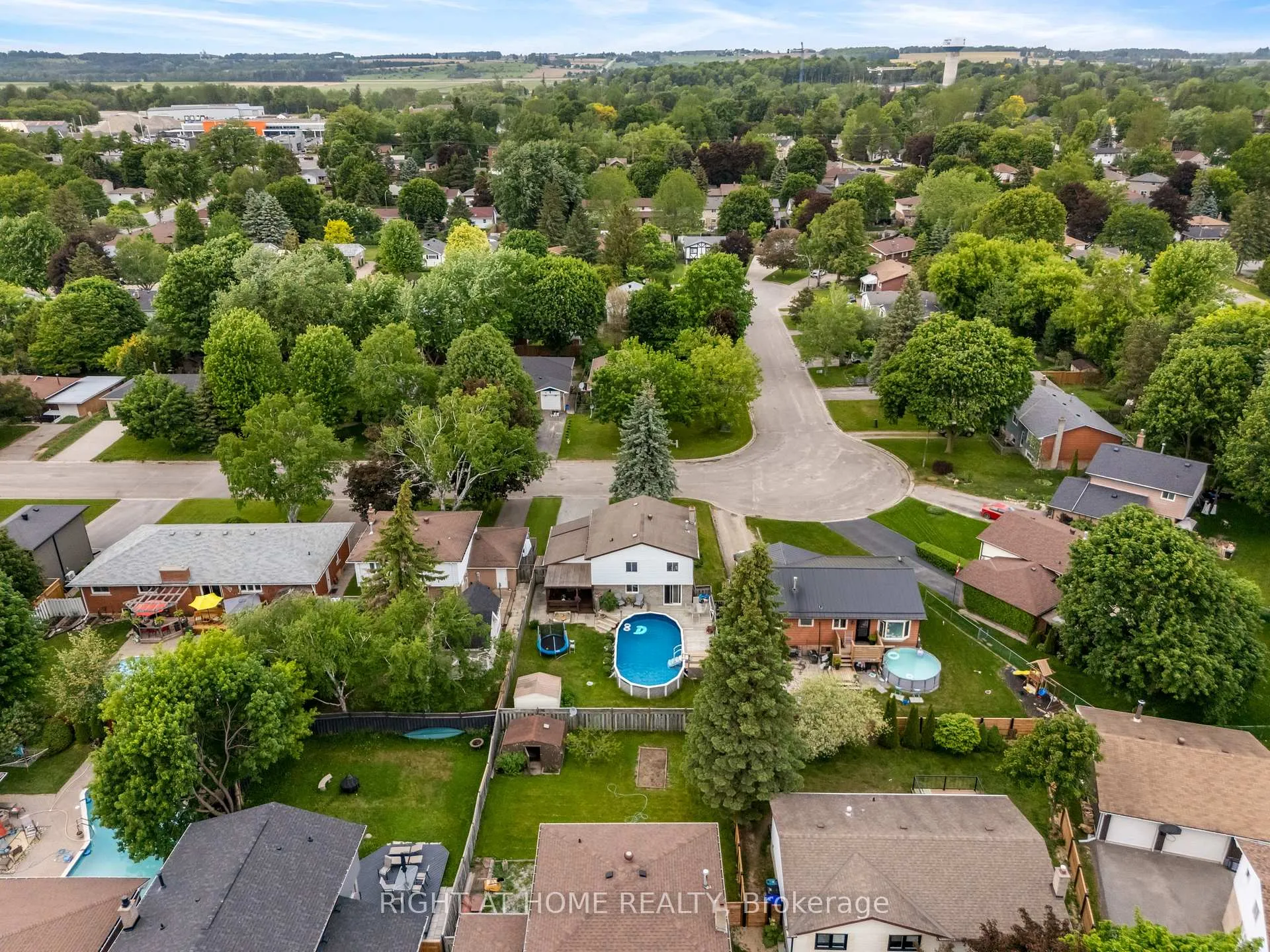 Photo 34 of 40 Colbeck Crescent, New Tecumseth, Alliston — HOMEH