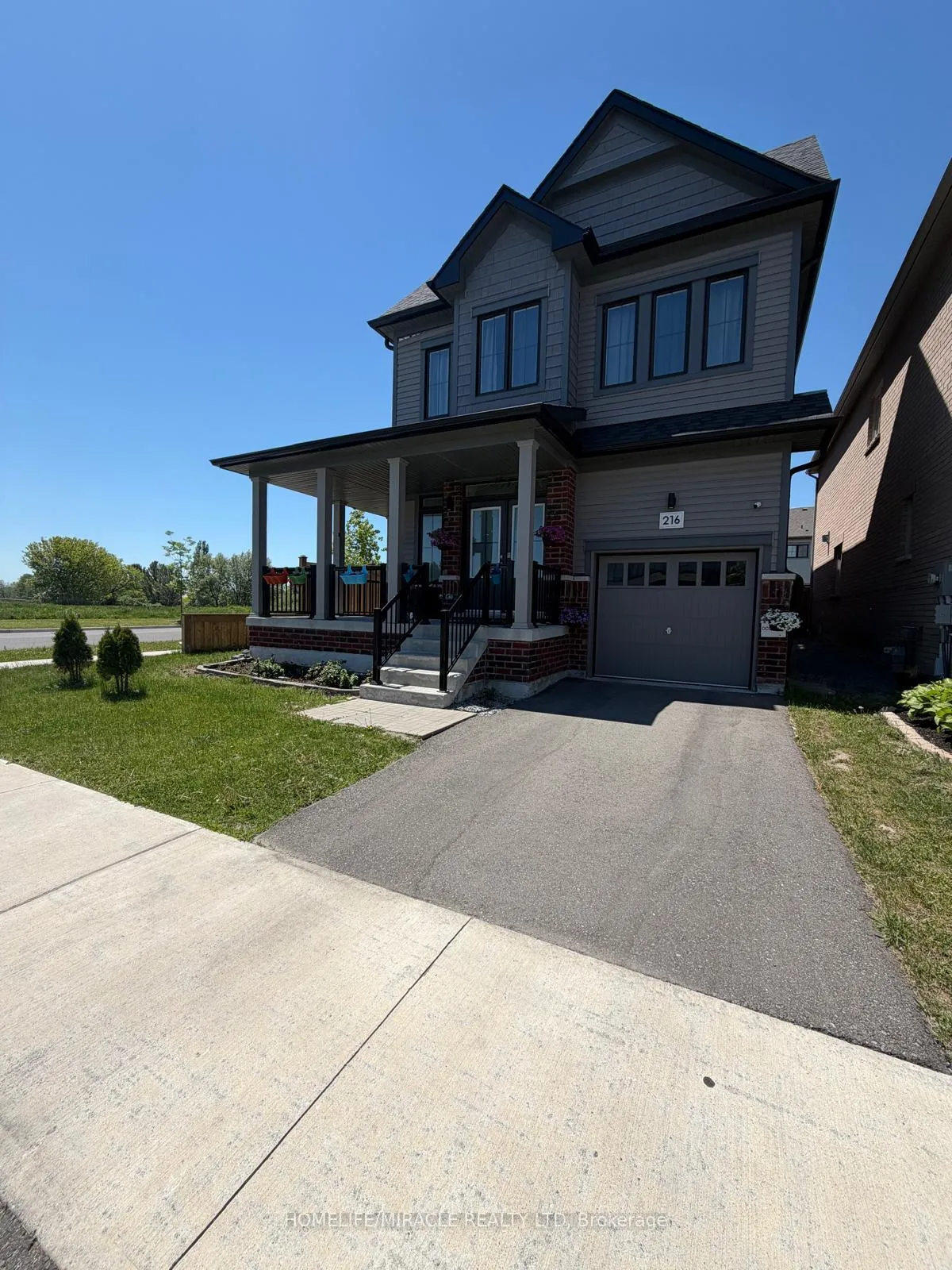 Photo 2 of 216 Fleetwood Drive, Oshawa, Eastdale — HOMEH