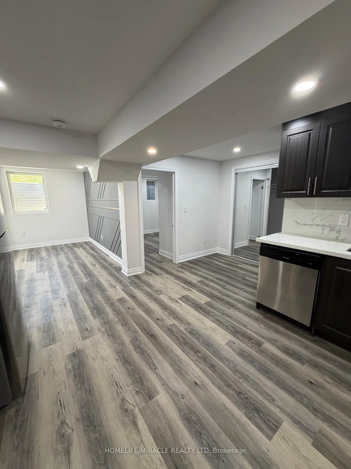 Photo 3 of 216 Fleetwood Drive, Oshawa, Eastdale — HOMEH