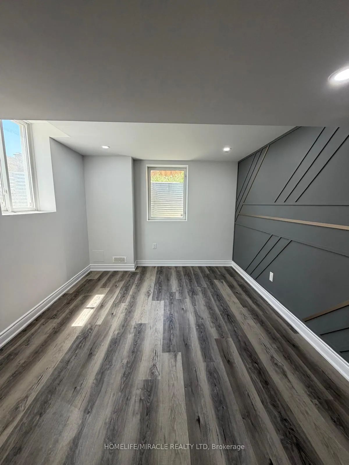 Photo 8 of 216 Fleetwood Drive, Oshawa, Eastdale — HOMEH