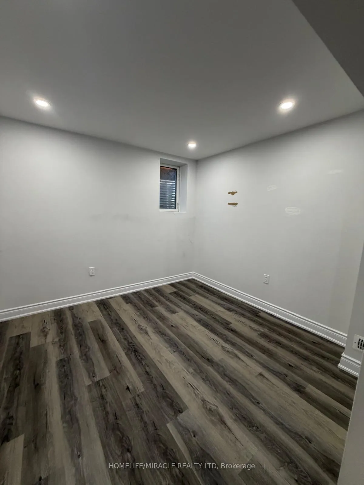 Photo 10 of 216 Fleetwood Drive, Oshawa, Eastdale — HOMEH