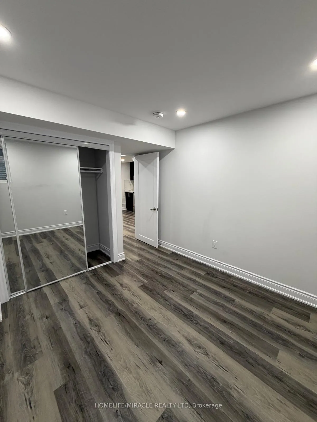 Photo 11 of 216 Fleetwood Drive, Oshawa, Eastdale — HOMEH