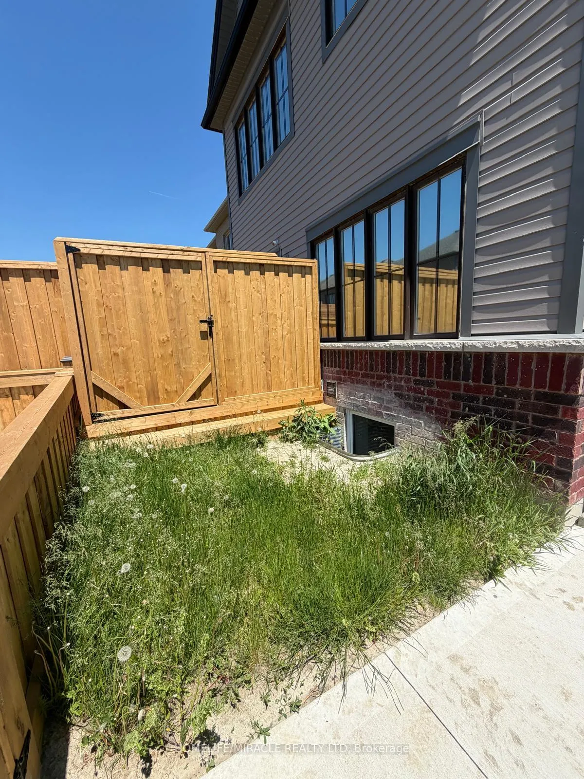 Photo 19 of 216 Fleetwood Drive, Oshawa, Eastdale — HOMEH
