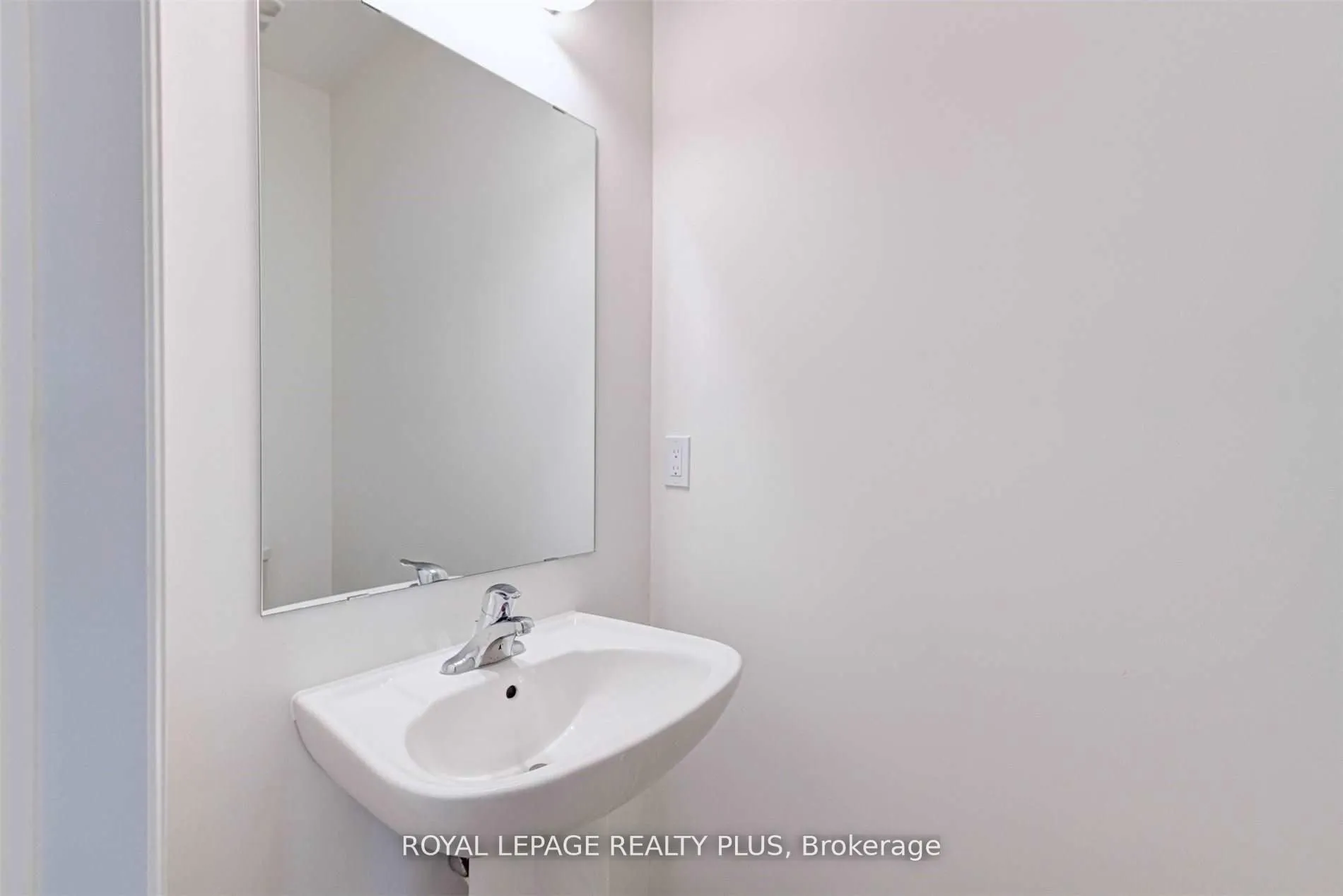 Photo 5 of 268 Provident Way, Hamilton, Mount Hope — HOMEH