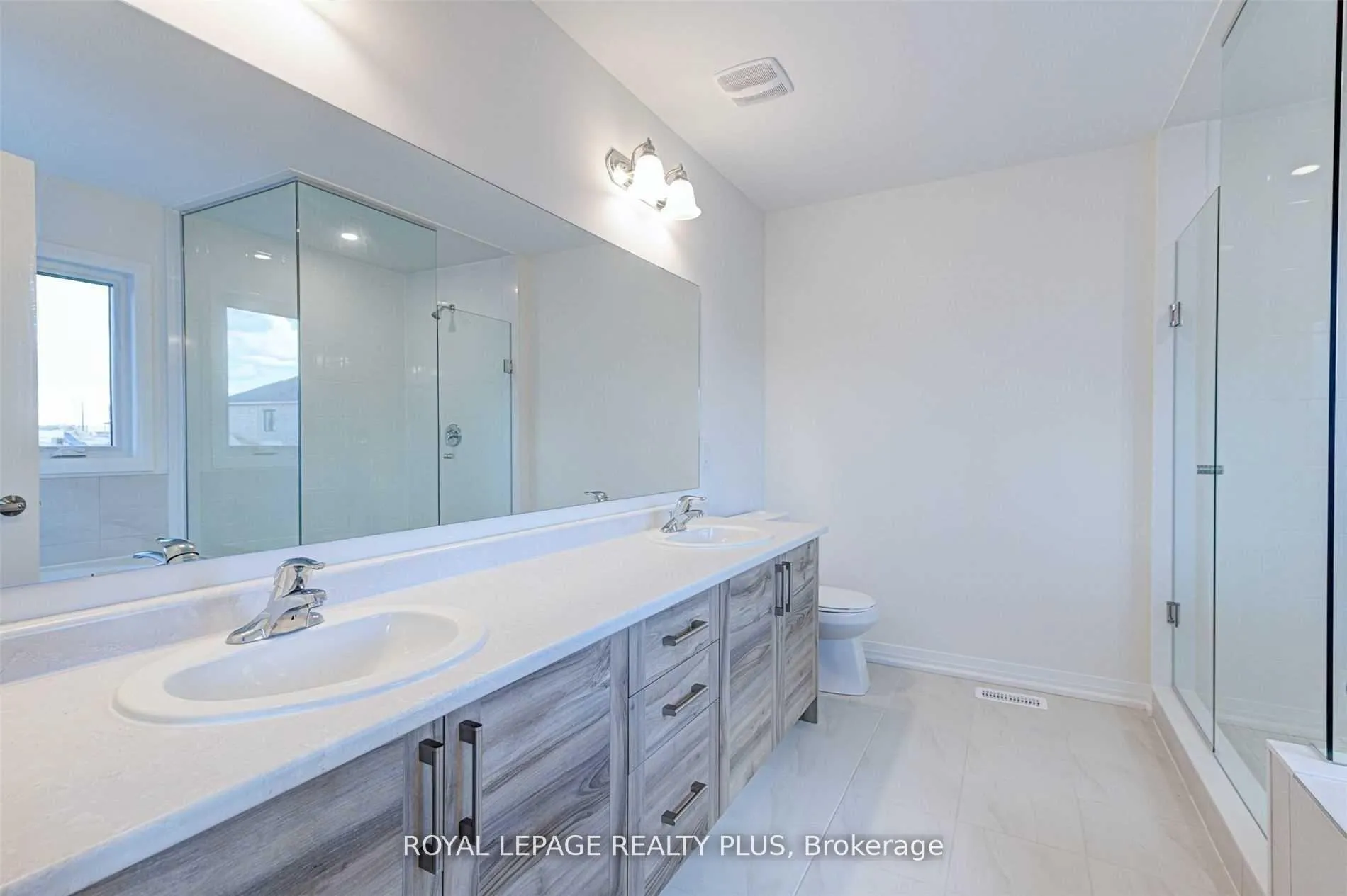 Photo 20 of 268 Provident Way, Hamilton, Mount Hope — HOMEH