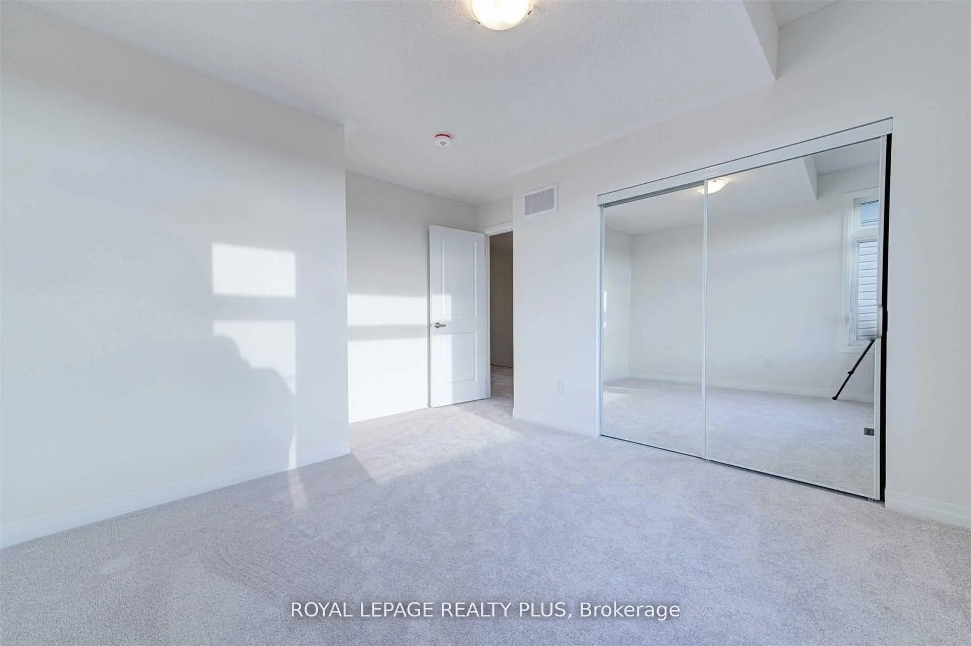 Photo 26 of 268 Provident Way, Hamilton, Mount Hope — HOMEH