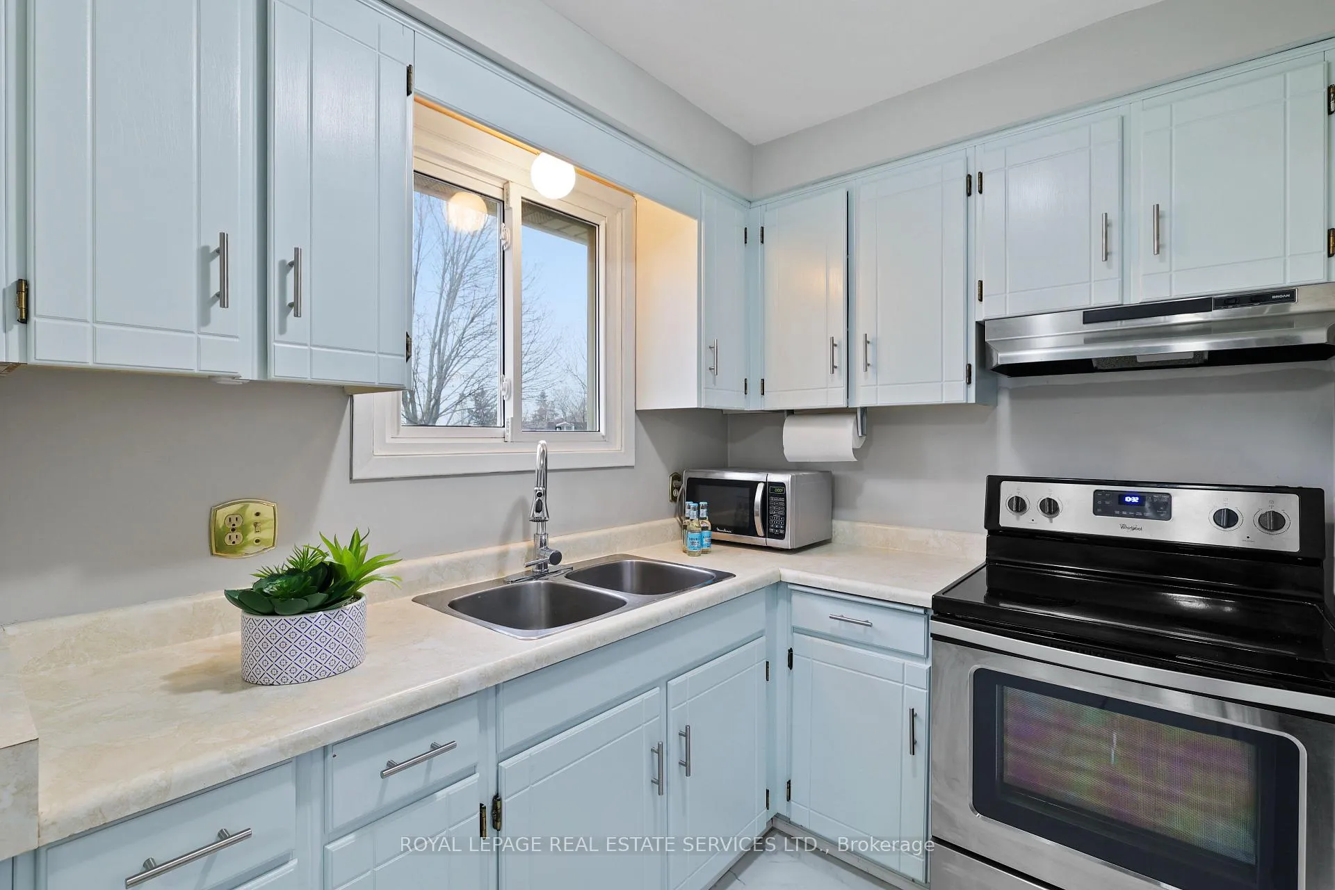 Photo 4 of 38 Deerfield Parkway, Thorold, Allanburg/Thorold South — HOMEH