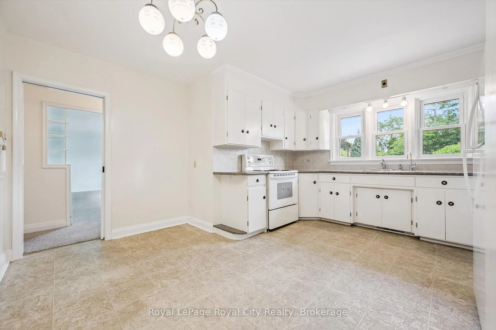 Photo 14 of 4 Campion Avenue, Guelph, Exhibition Park — HOMEH
