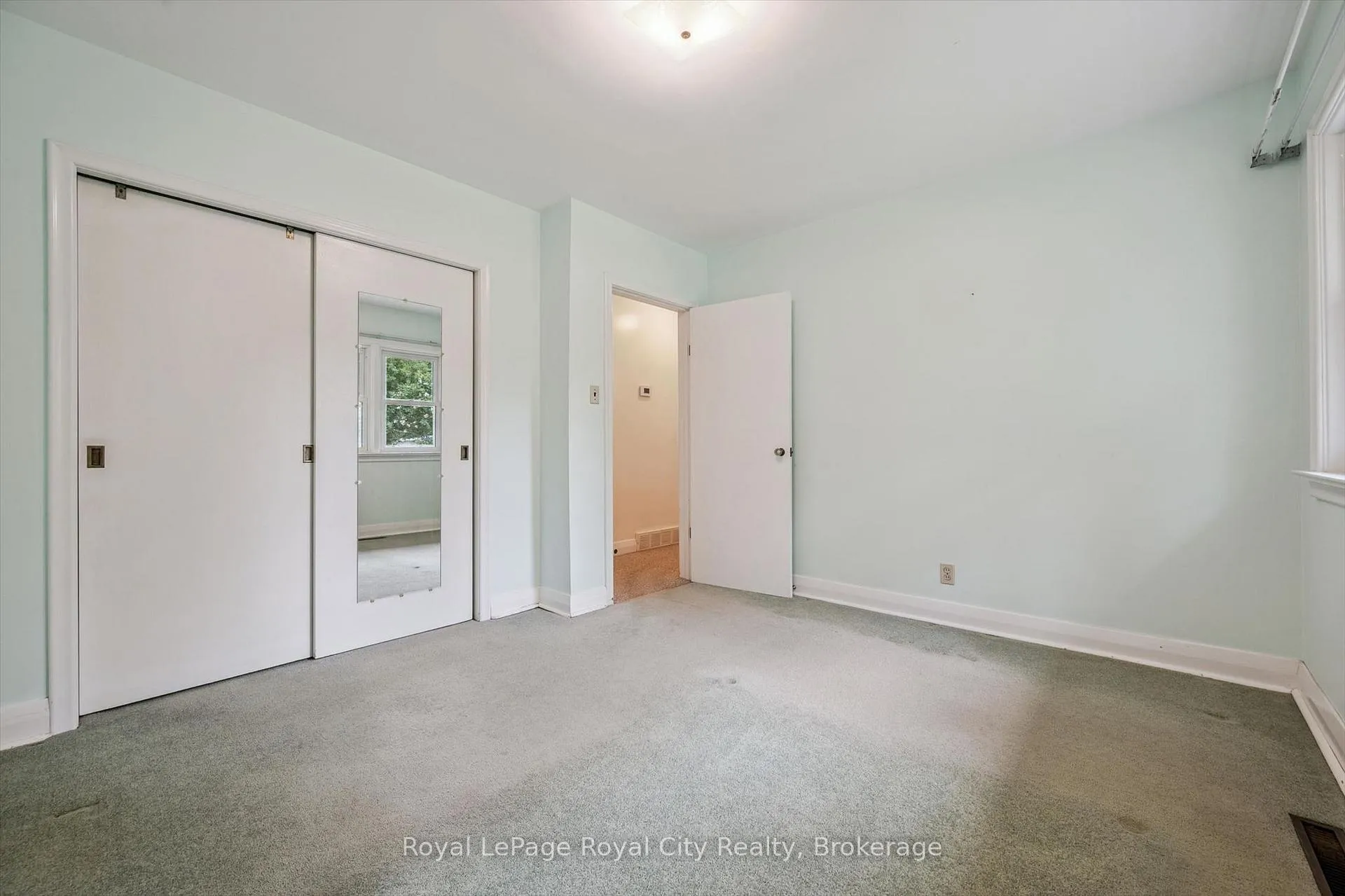 Photo 16 of 4 Campion Avenue, Guelph, Exhibition Park — HOMEH