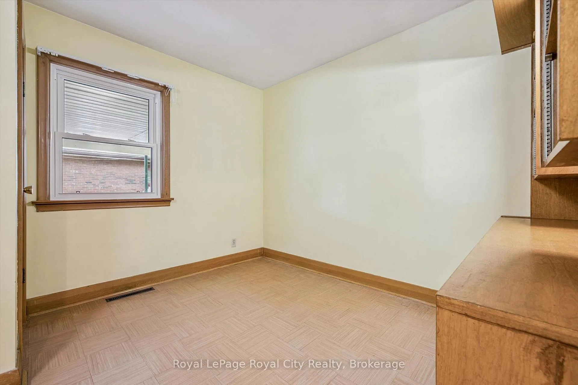 Photo 19 of 4 Campion Avenue, Guelph, Exhibition Park — HOMEH