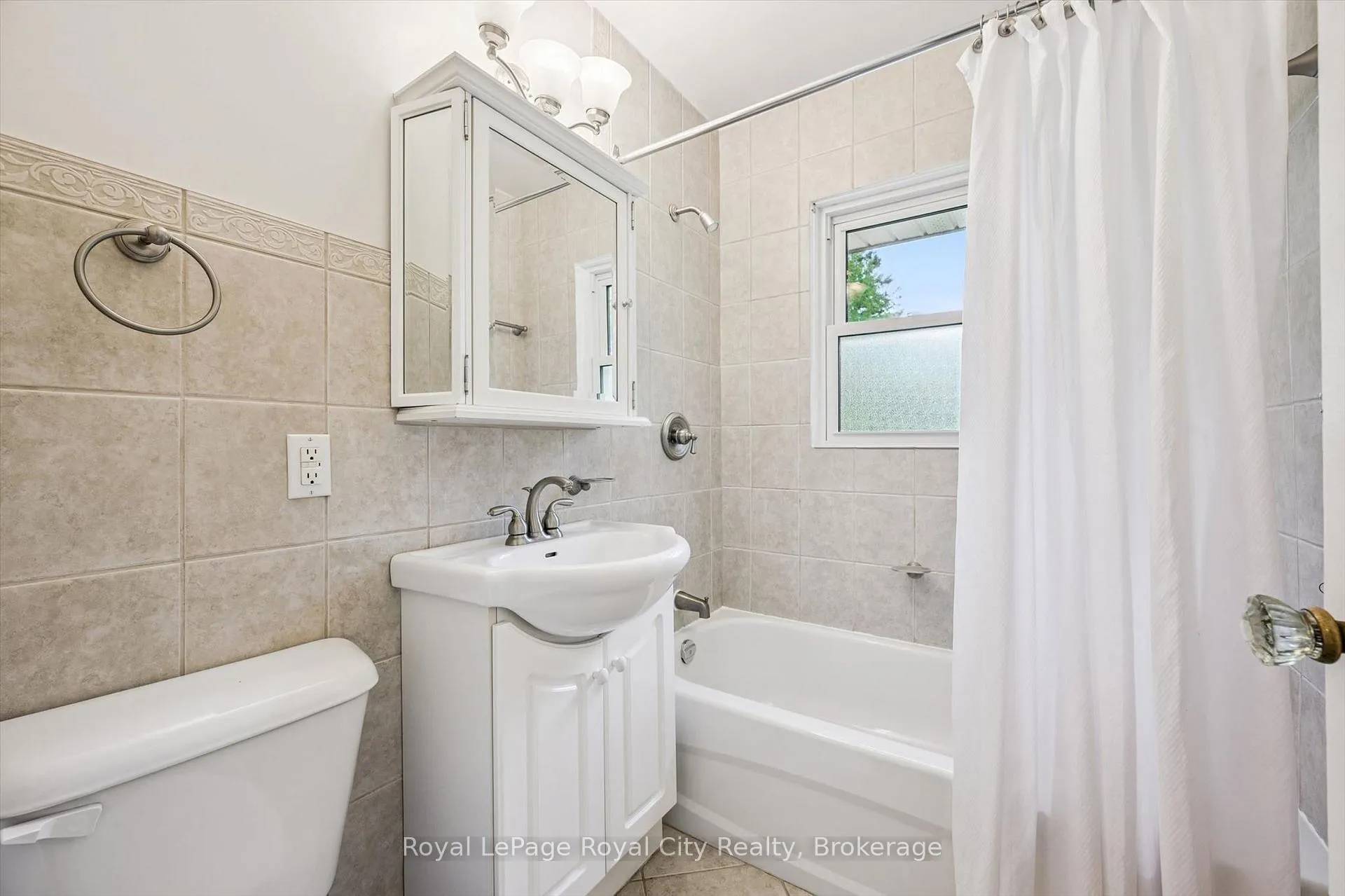 Photo 21 of 4 Campion Avenue, Guelph, Exhibition Park — HOMEH