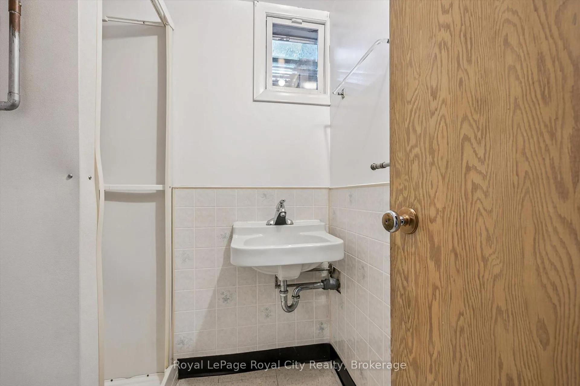 Photo 30 of 4 Campion Avenue, Guelph, Exhibition Park — HOMEH