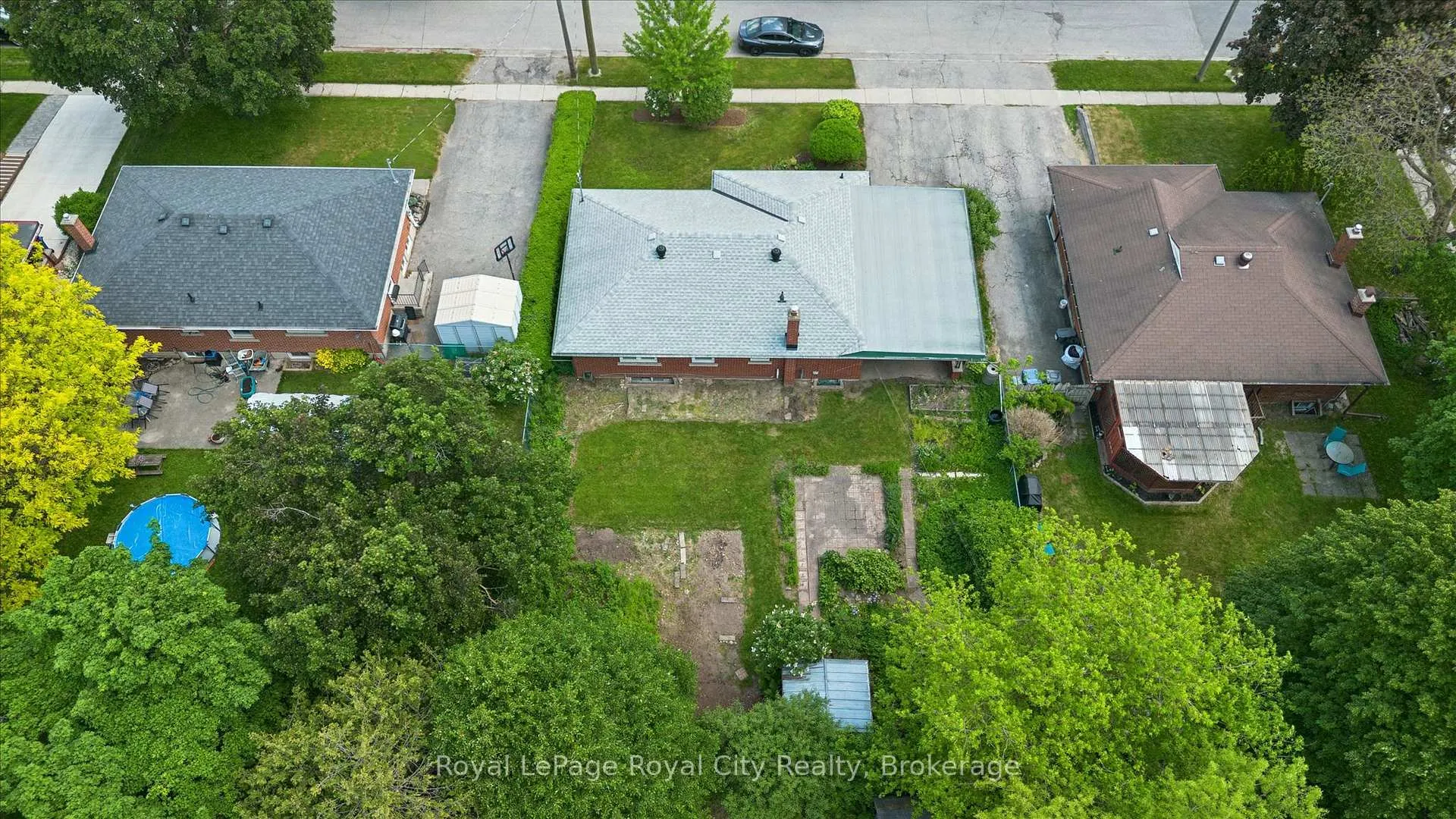 Photo 32 of 4 Campion Avenue, Guelph, Exhibition Park — HOMEH