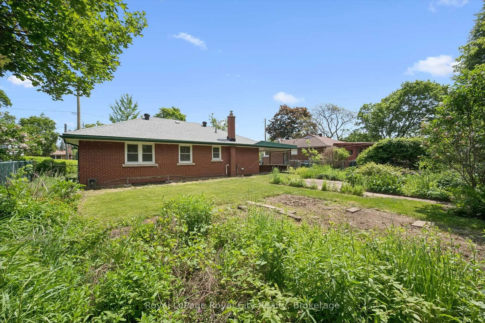 Photo 37 of 4 Campion Avenue, Guelph, Exhibition Park — HOMEH