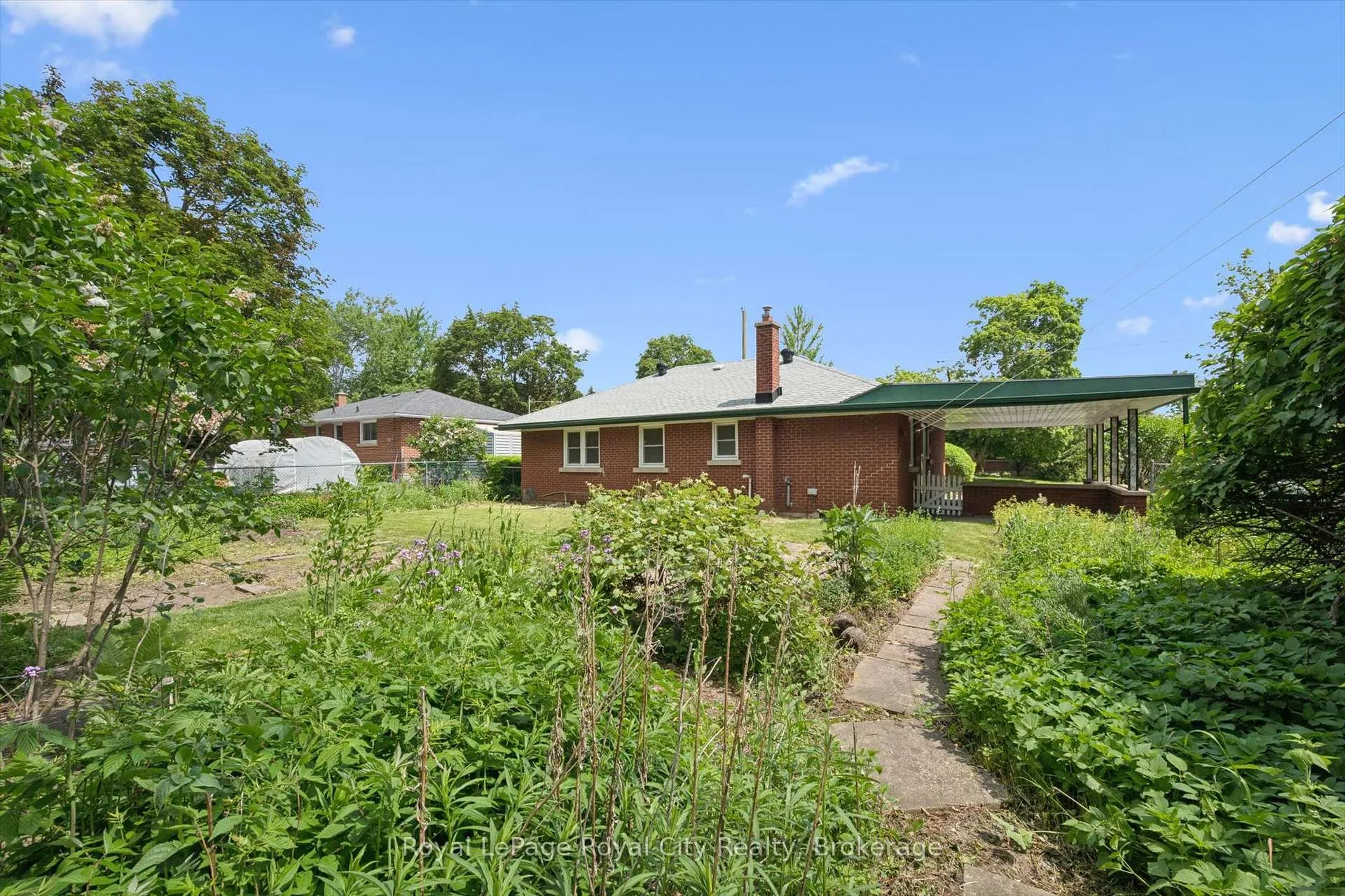 Photo 38 of 4 Campion Avenue, Guelph, Exhibition Park — HOMEH