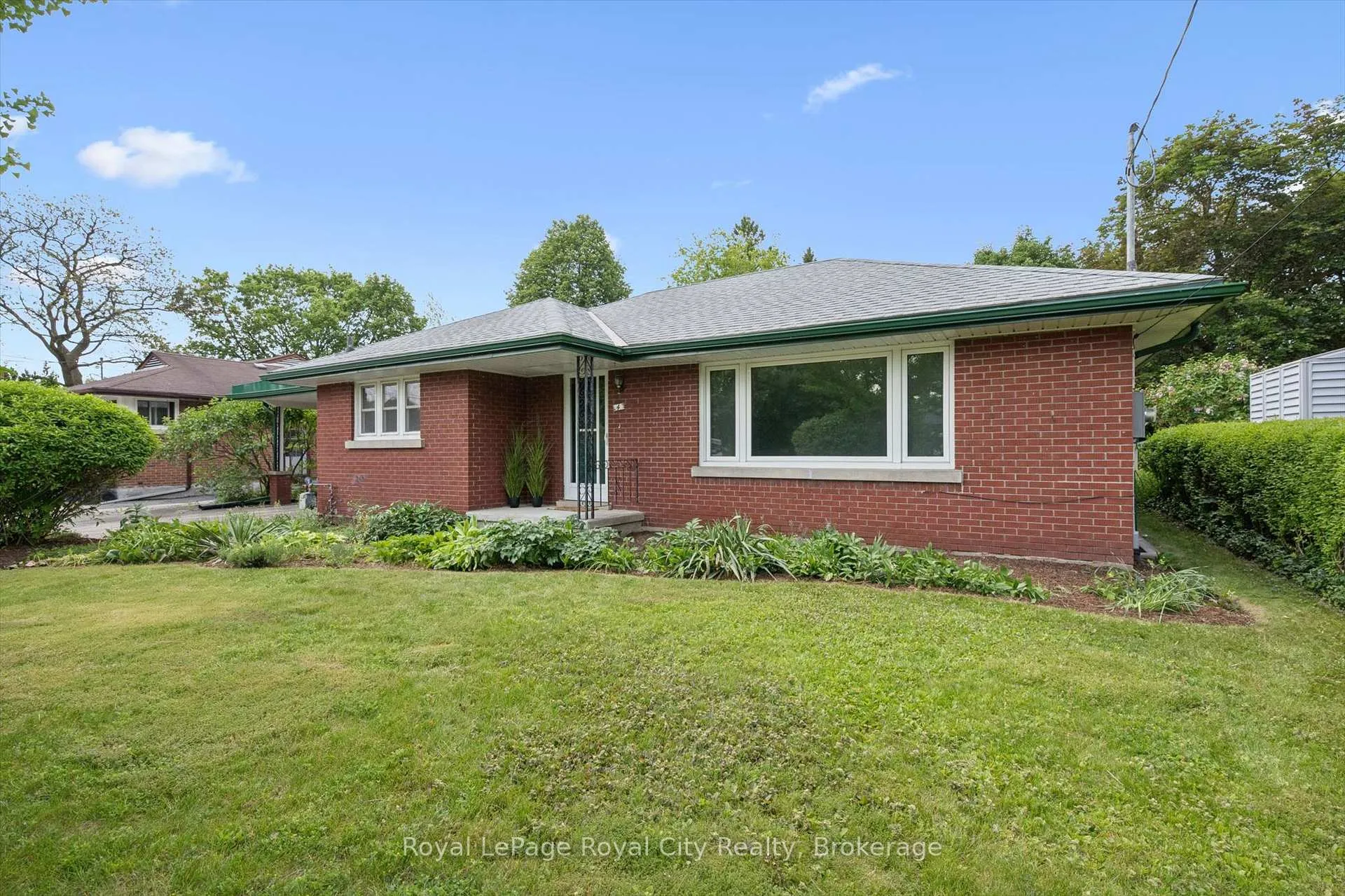 Photo 41 of 4 Campion Avenue, Guelph, Exhibition Park — HOMEH