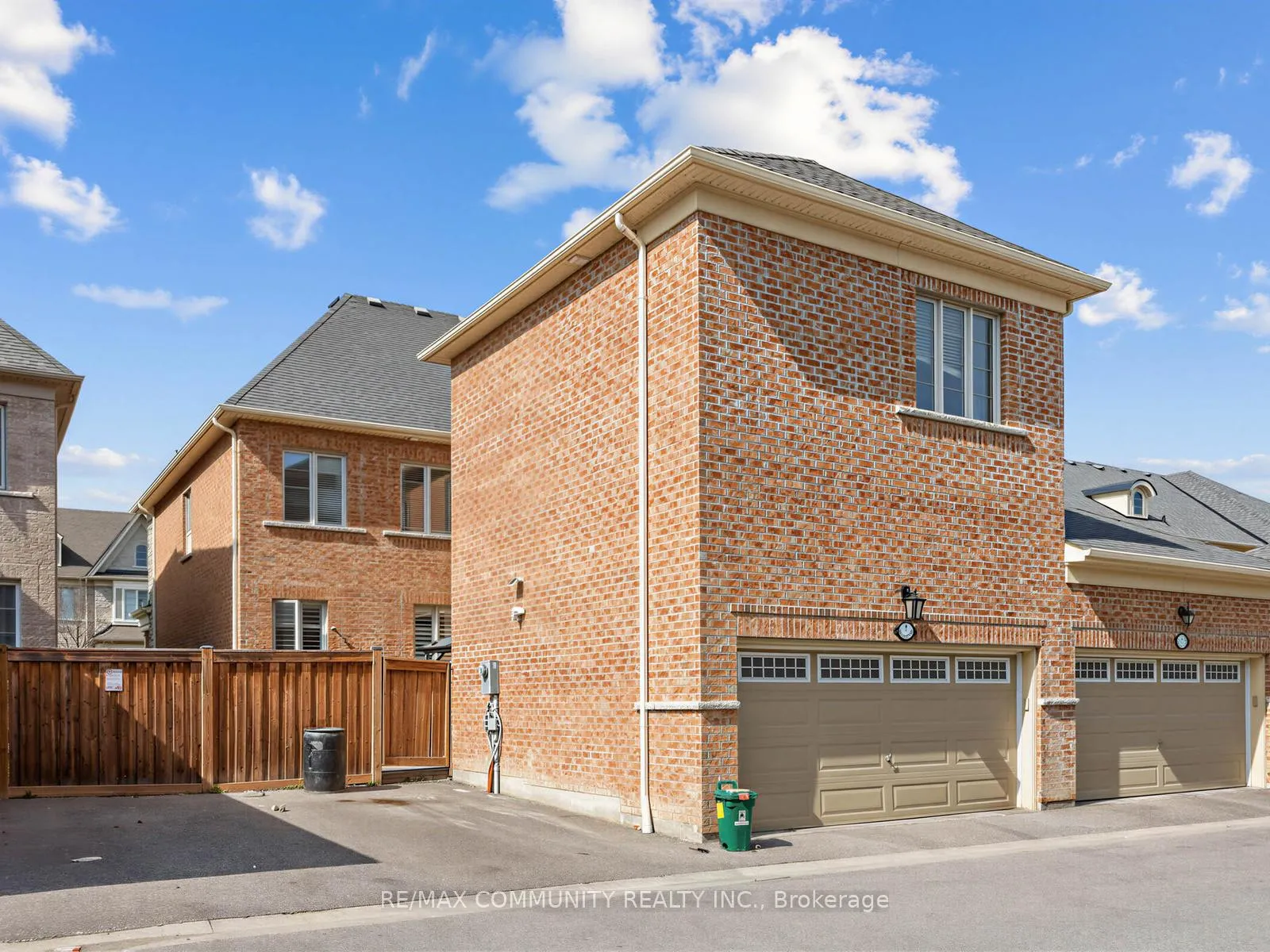 Photo 34 of 9 Clutterbuck Lane, Ajax, Northwest Ajax — HOMEH