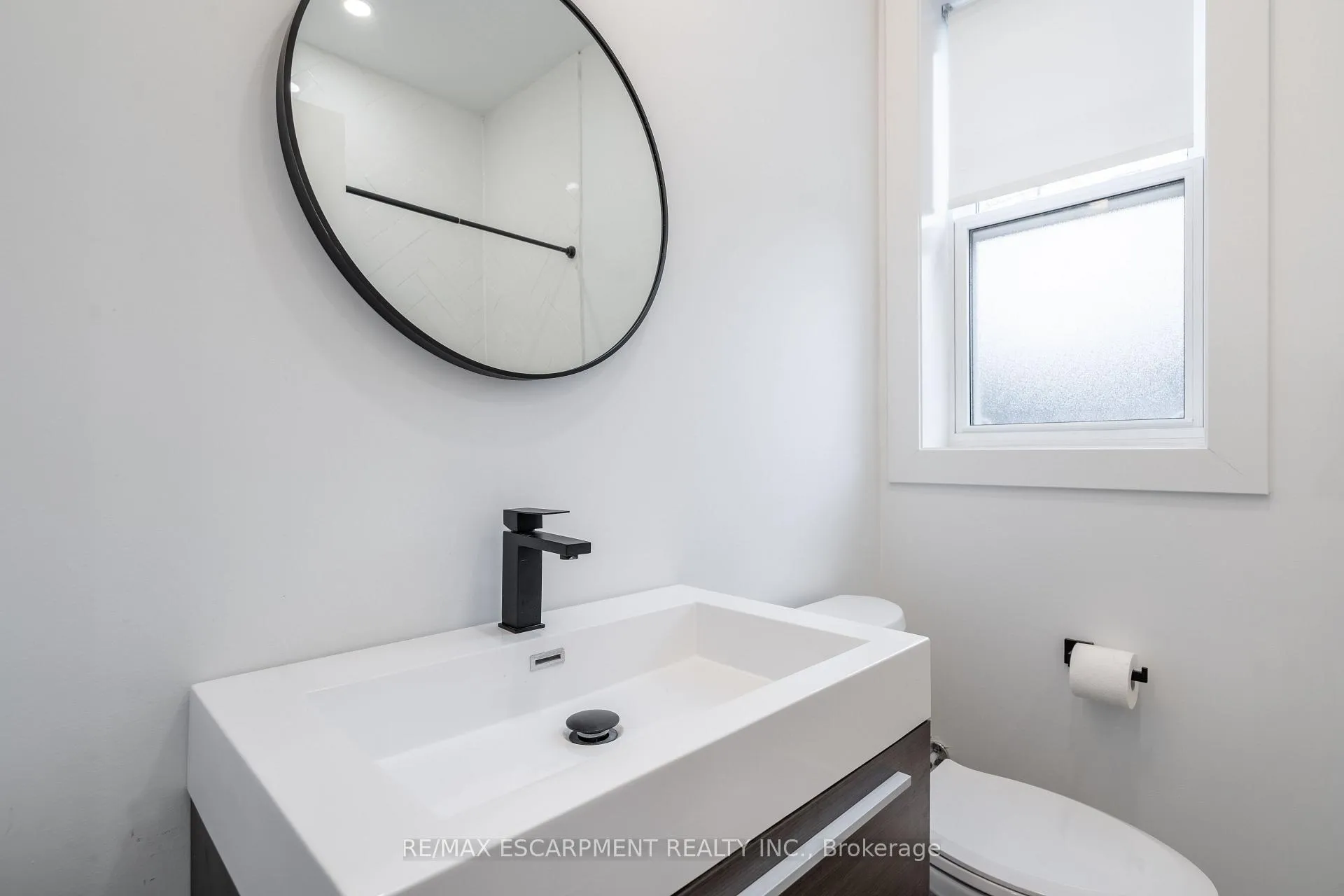 Photo 13 of 204 Balsam Avenue S, Hamilton, Blakeley — HOMEH