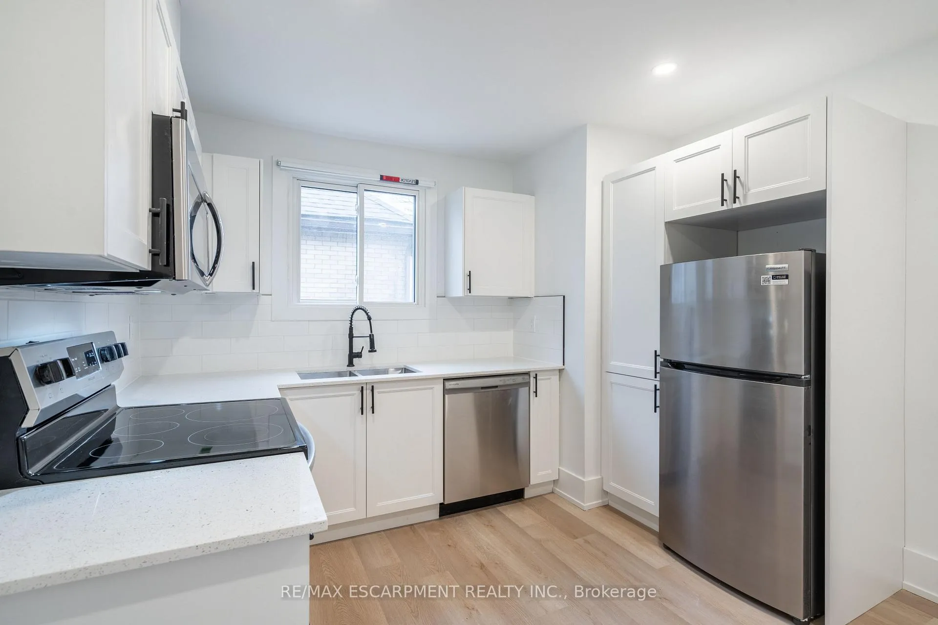 Photo 21 of 204 Balsam Avenue S, Hamilton, Blakeley — HOMEH
