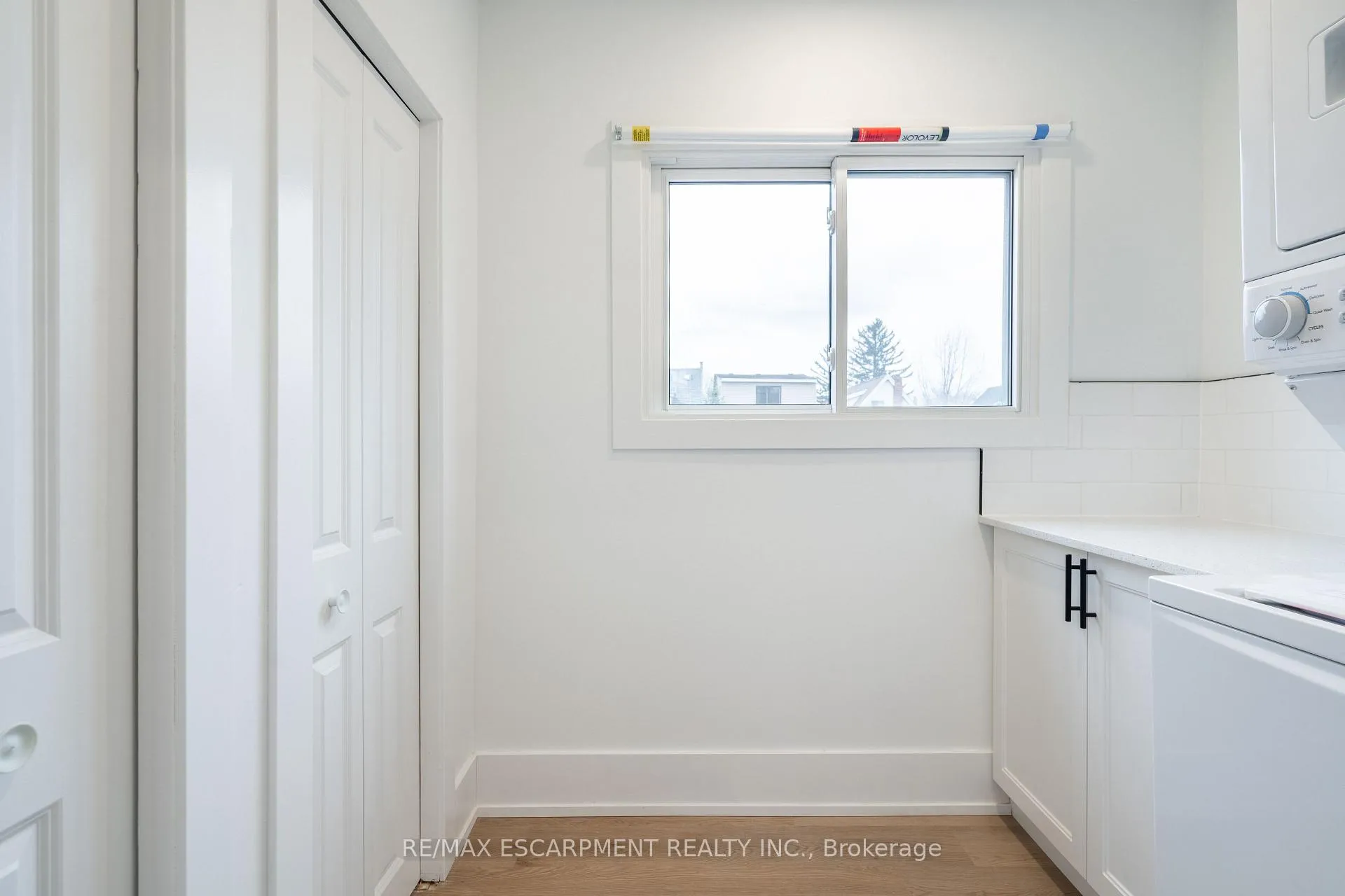 Photo 25 of 204 Balsam Avenue S, Hamilton, Blakeley — HOMEH