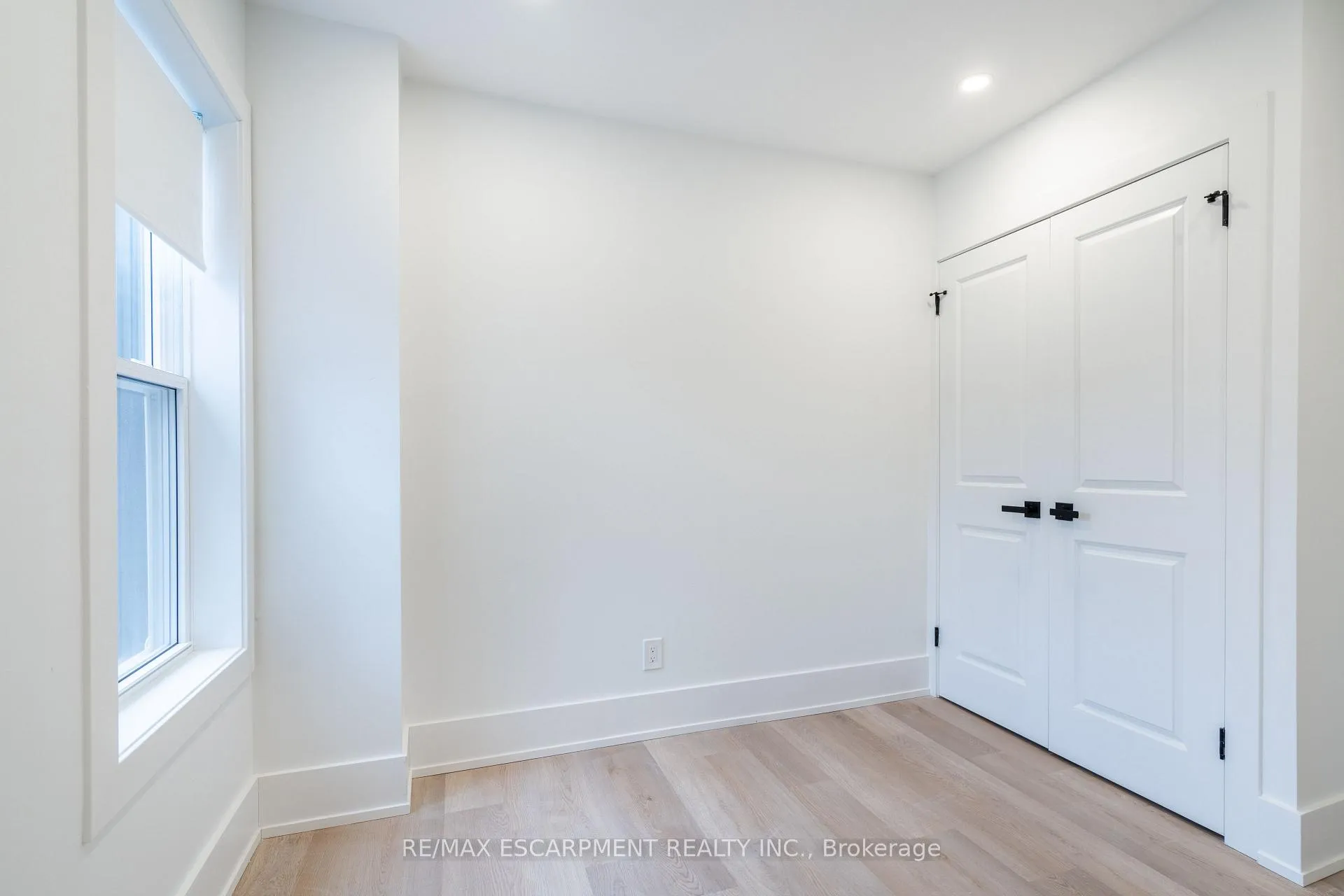Photo 26 of 204 Balsam Avenue S, Hamilton, Blakeley — HOMEH