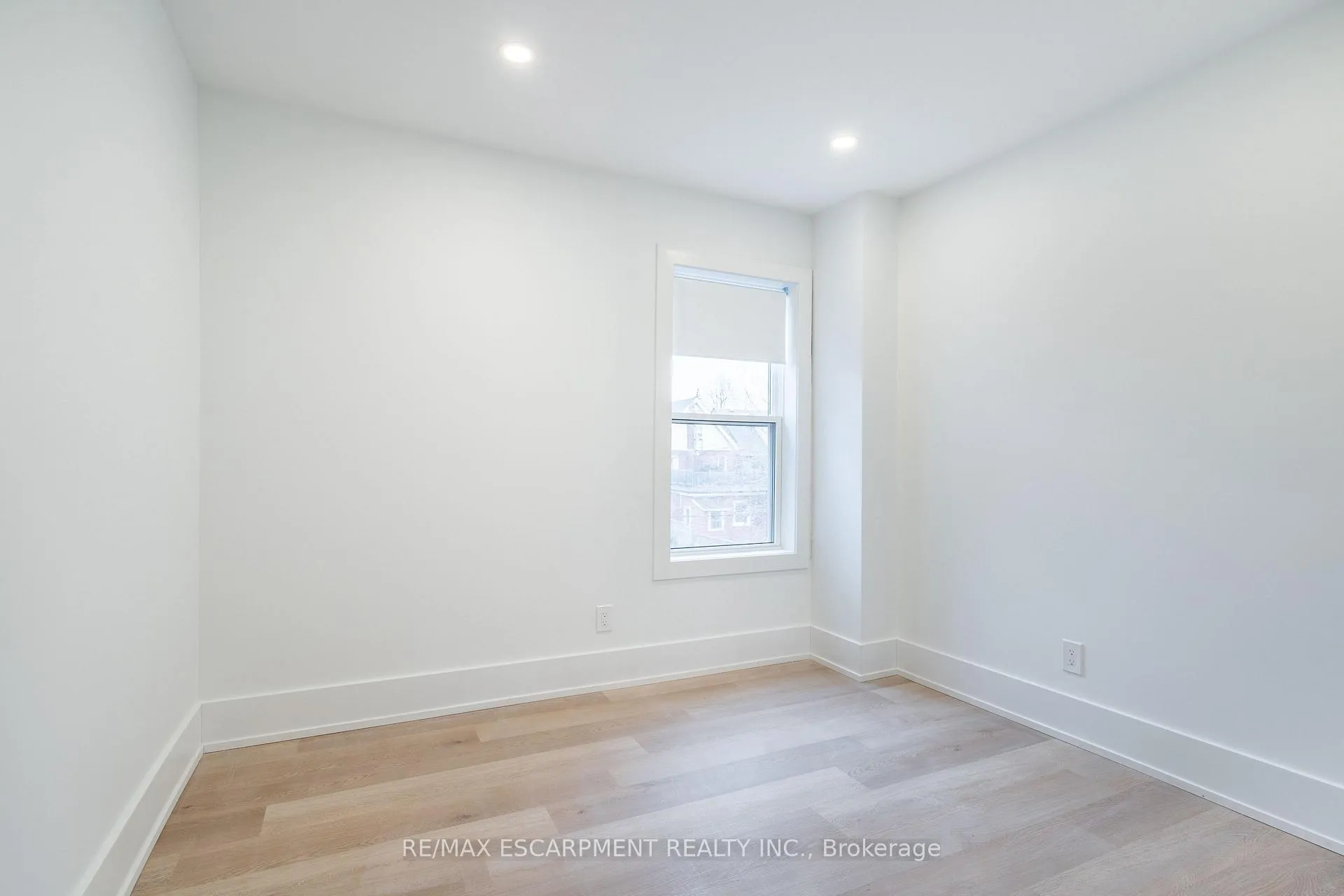 Photo 27 of 204 Balsam Avenue S, Hamilton, Blakeley — HOMEH