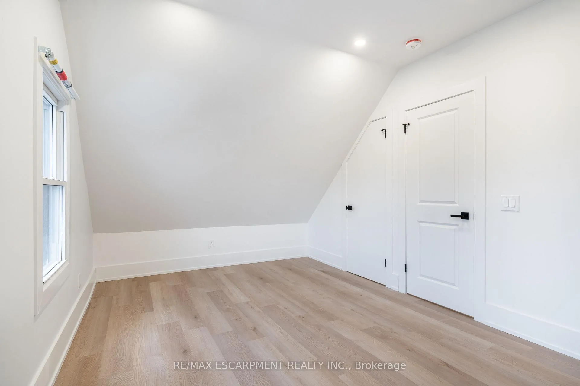 Photo 31 of 204 Balsam Avenue S, Hamilton, Blakeley — HOMEH