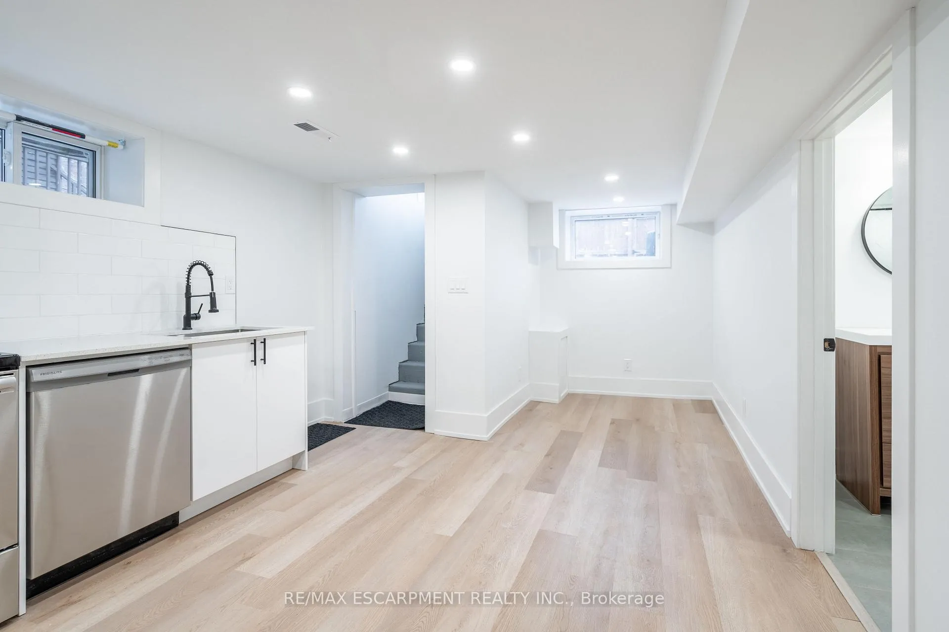 Photo 35 of 204 Balsam Avenue S, Hamilton, Blakeley — HOMEH