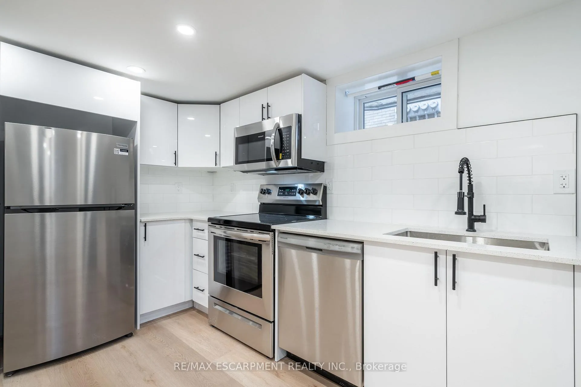 Photo 37 of 204 Balsam Avenue S, Hamilton, Blakeley — HOMEH
