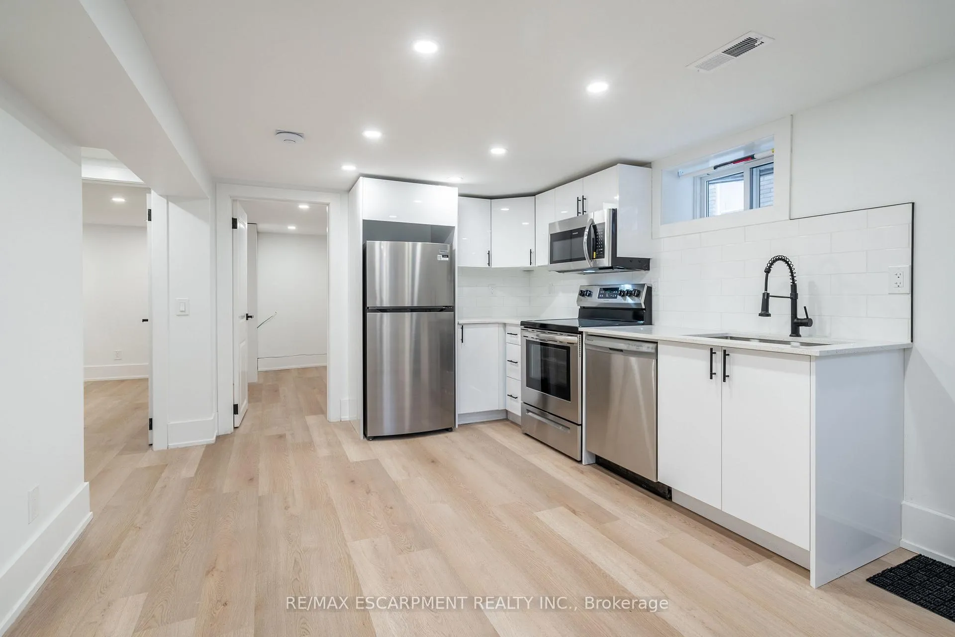Photo 38 of 204 Balsam Avenue S, Hamilton, Blakeley — HOMEH