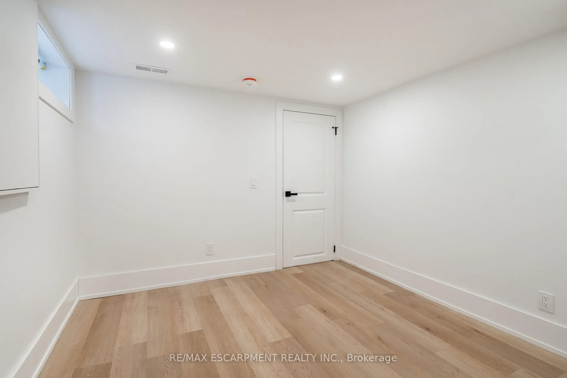 Photo 39 of 204 Balsam Avenue S, Hamilton, Blakeley — HOMEH