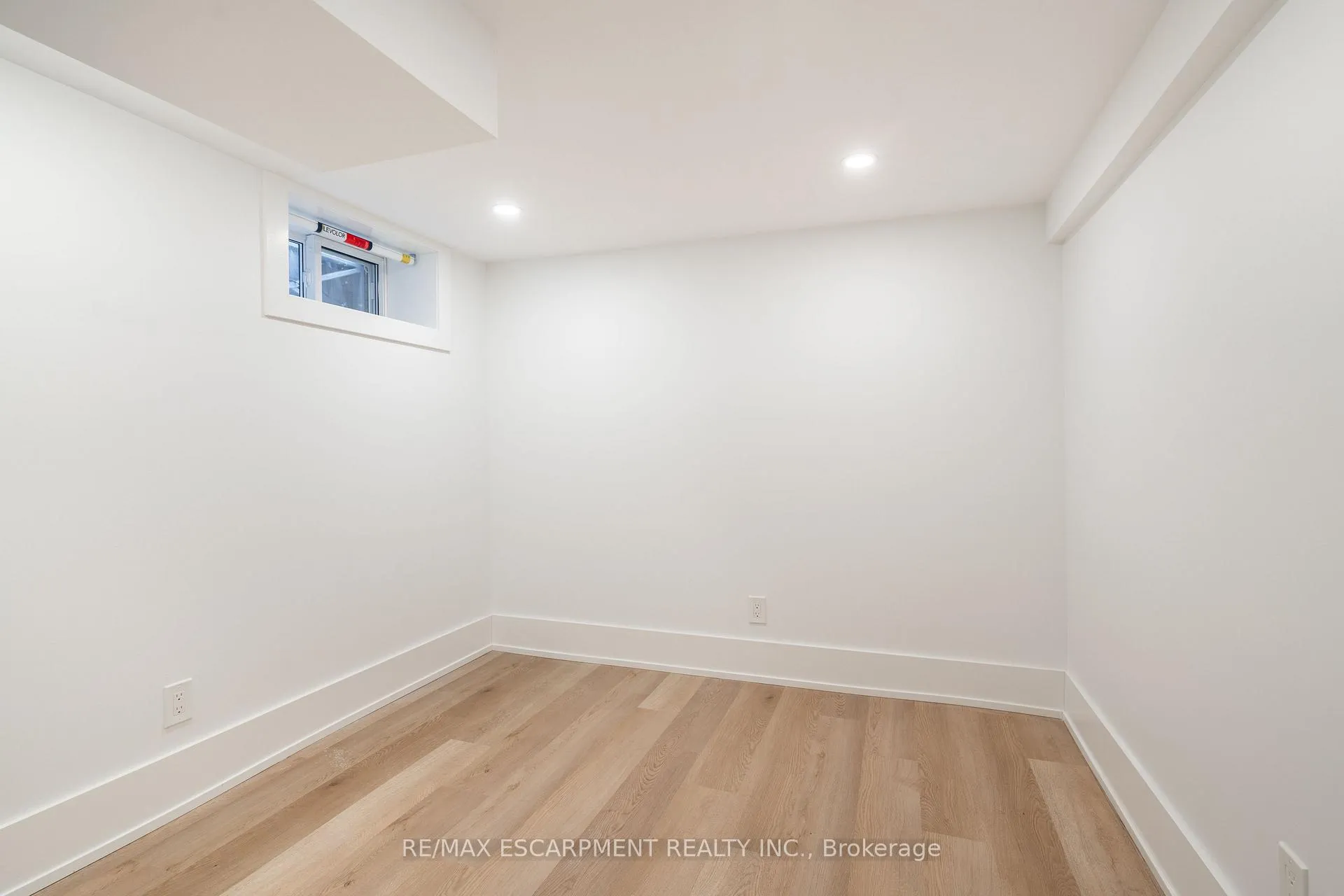 Photo 41 of 204 Balsam Avenue S, Hamilton, Blakeley — HOMEH