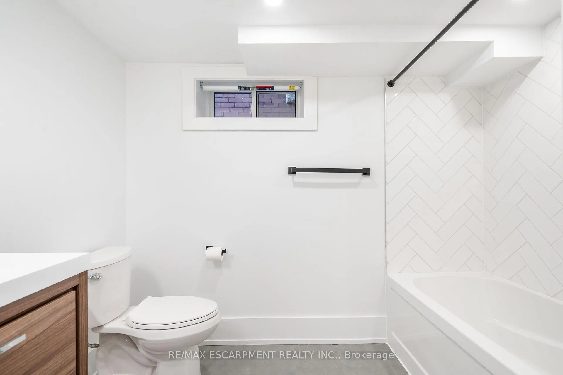 Photo 42 of 204 Balsam Avenue S, Hamilton, Blakeley — HOMEH