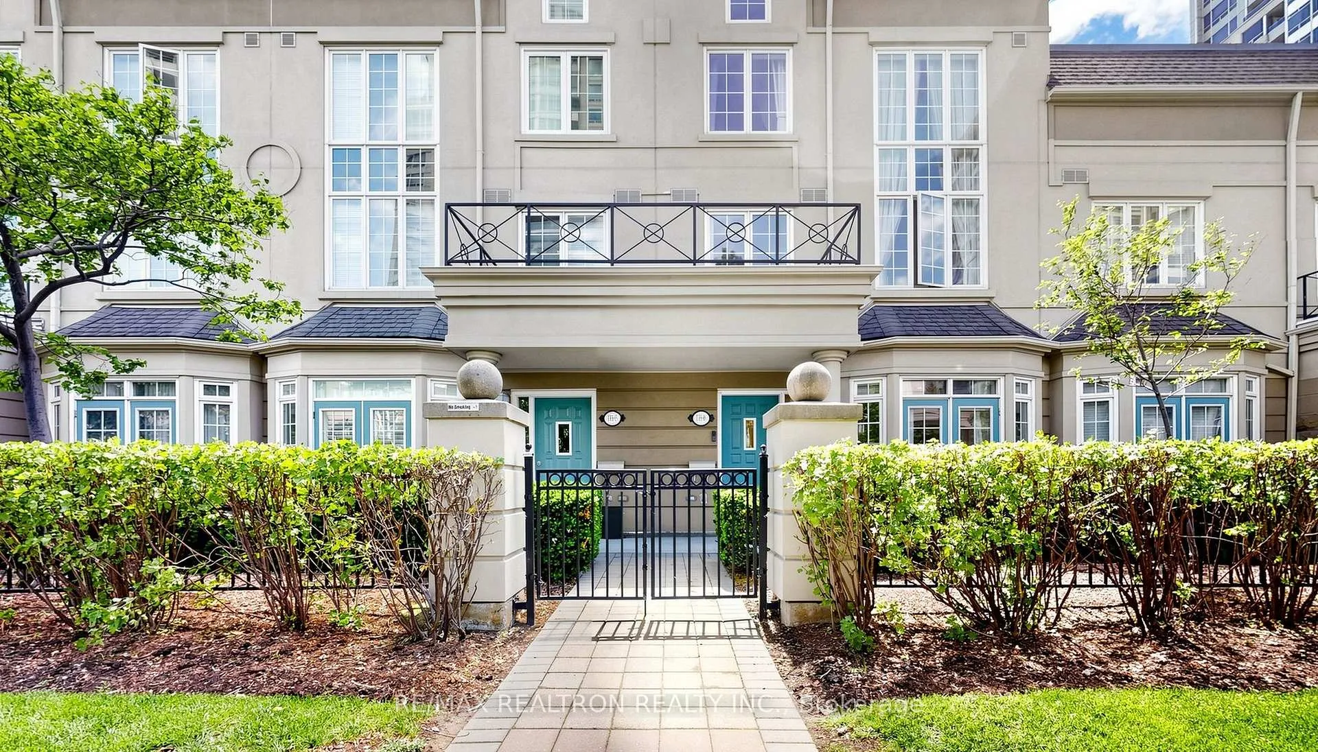 Photo 4 of Unit Th16, 3 Rean Drive, North York, Bayview Village — HOMEH