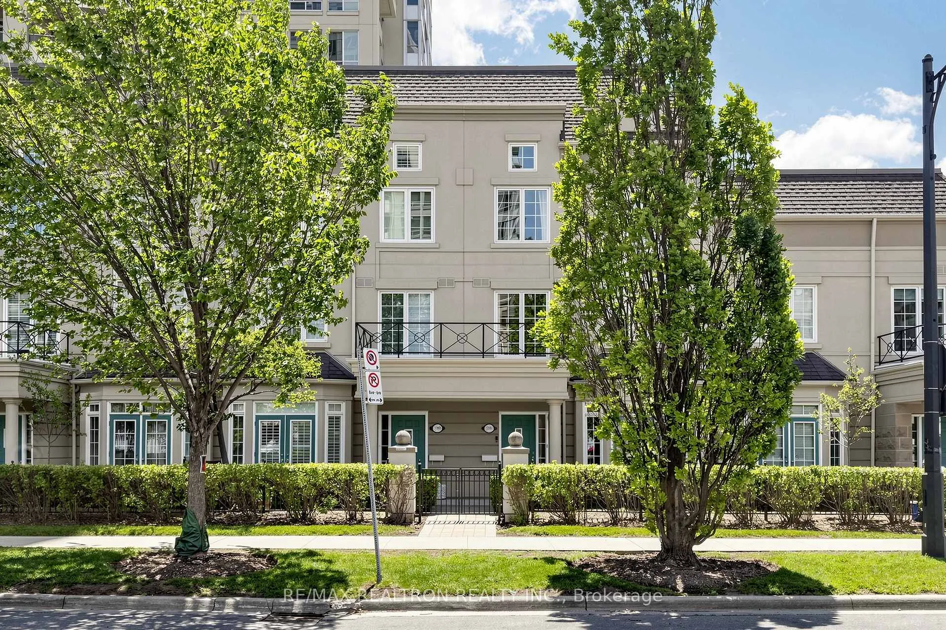Photo 1 of Unit Th16, 3 Rean Drive, North York, Bayview Village — HOMEH