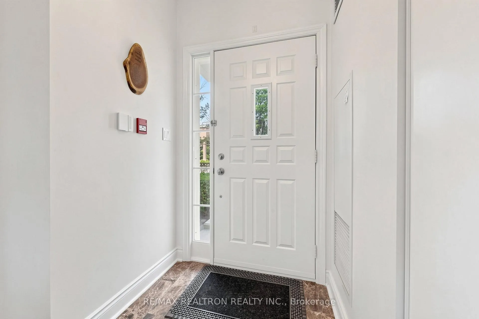 Photo 10 of Unit Th16, 3 Rean Drive, North York, Bayview Village — HOMEH