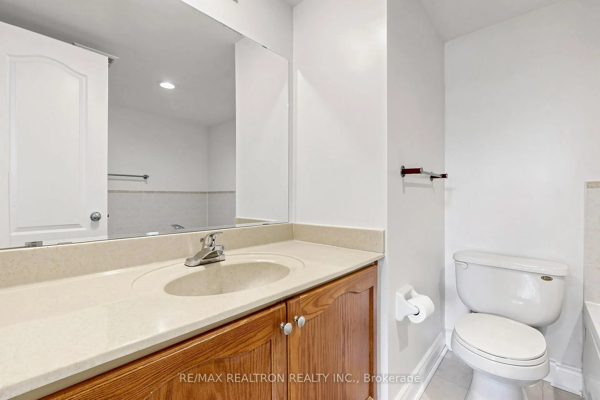 Photo 27 of Unit Th16, 3 Rean Drive, North York, Bayview Village — HOMEH
