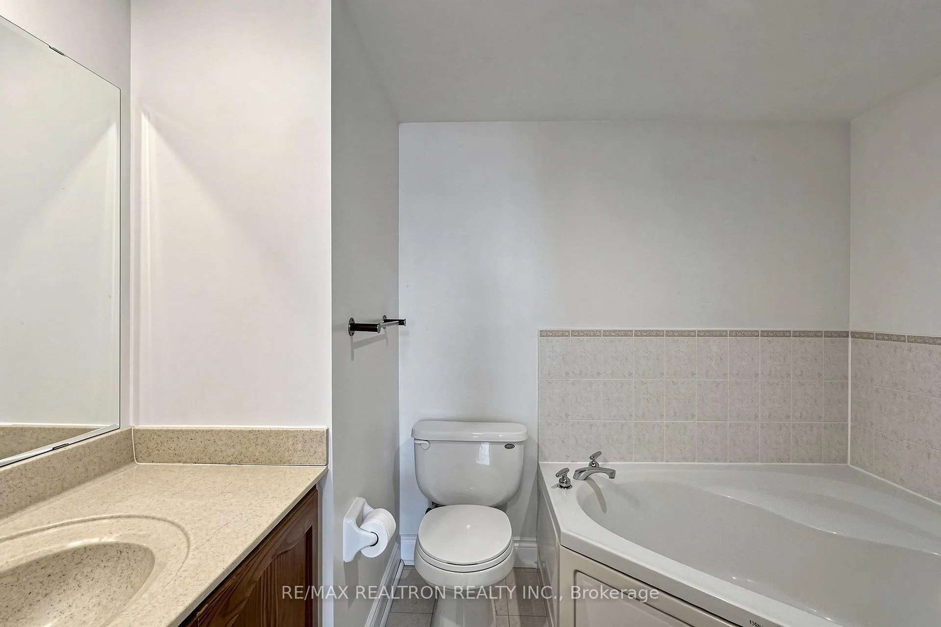 Photo 29 of Unit Th16, 3 Rean Drive, North York, Bayview Village — HOMEH