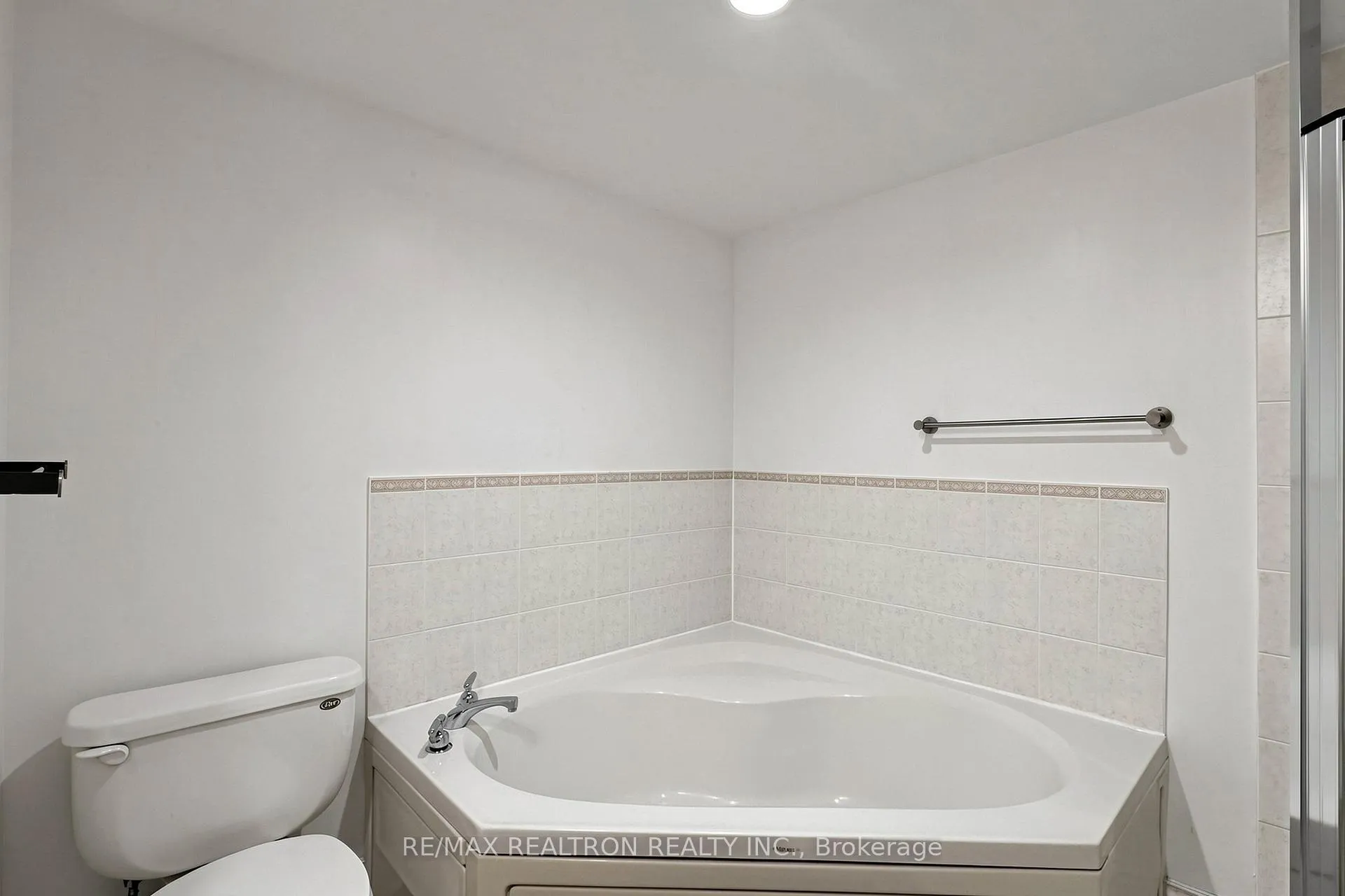 Photo 30 of Unit Th16, 3 Rean Drive, North York, Bayview Village — HOMEH