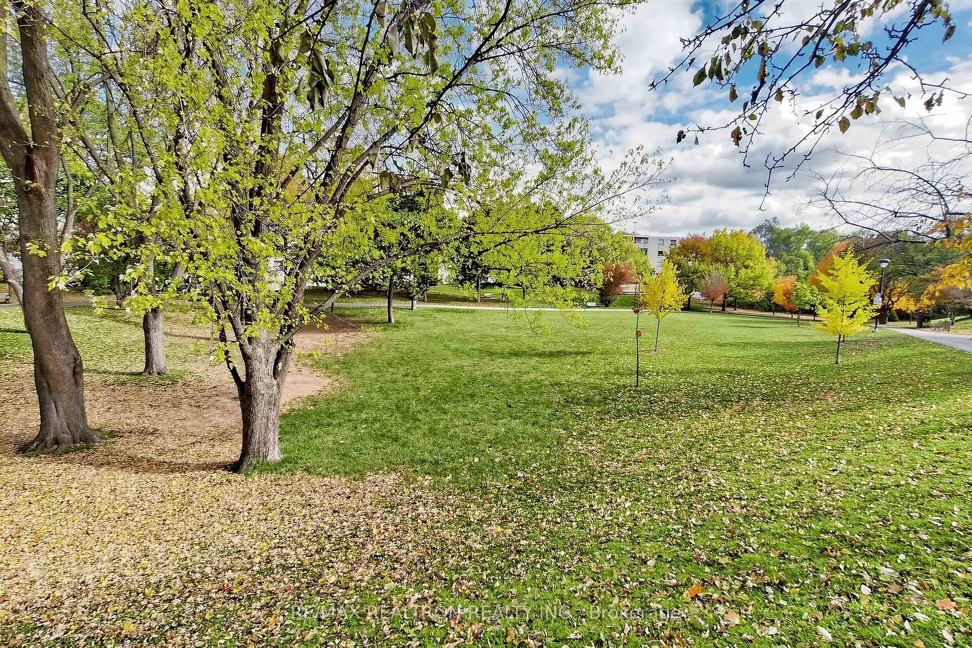 Photo 44 of Unit Th16, 3 Rean Drive, North York, Bayview Village — HOMEH