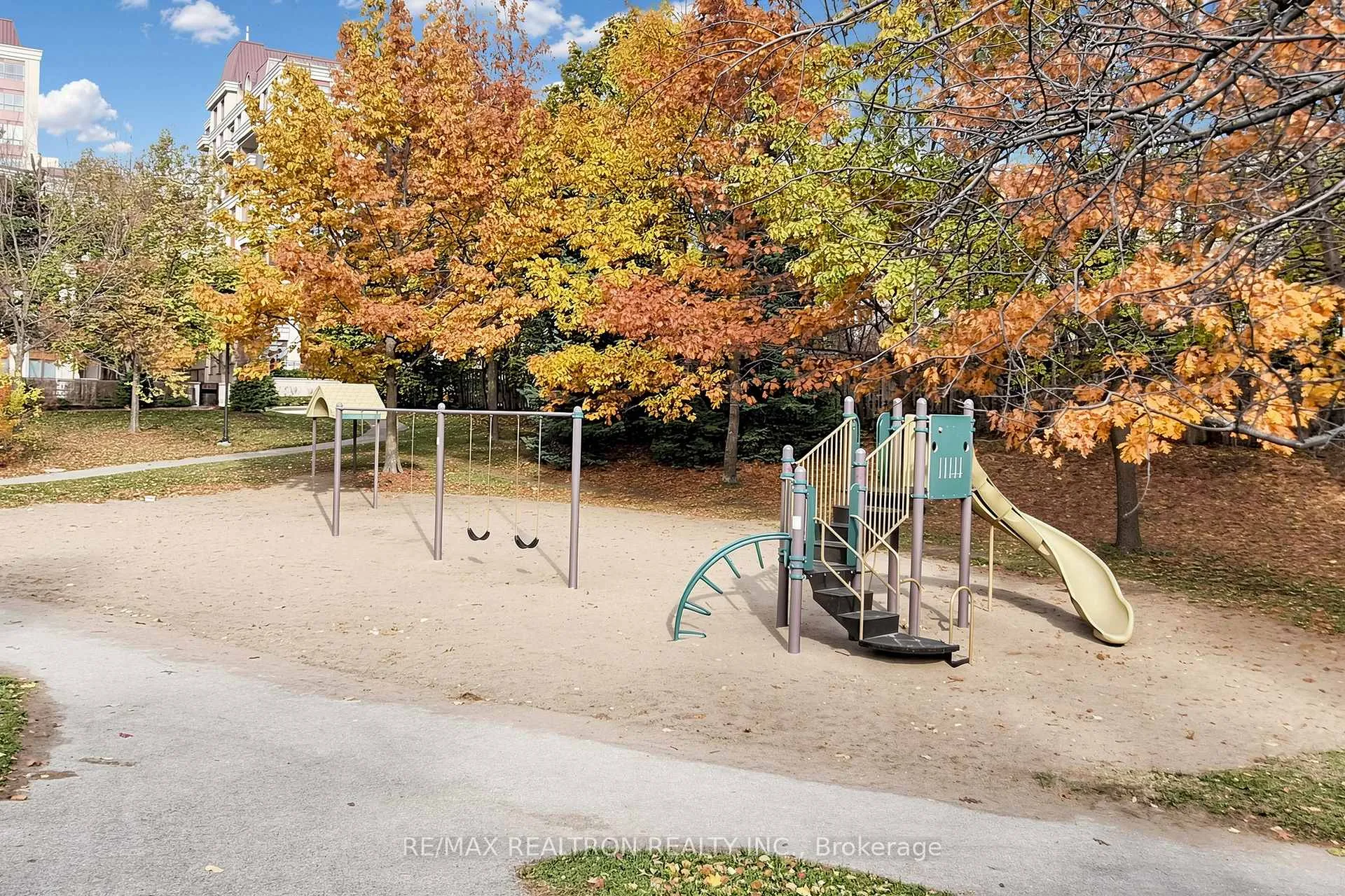 Photo 49 of Unit Th16, 3 Rean Drive, North York, Bayview Village — HOMEH