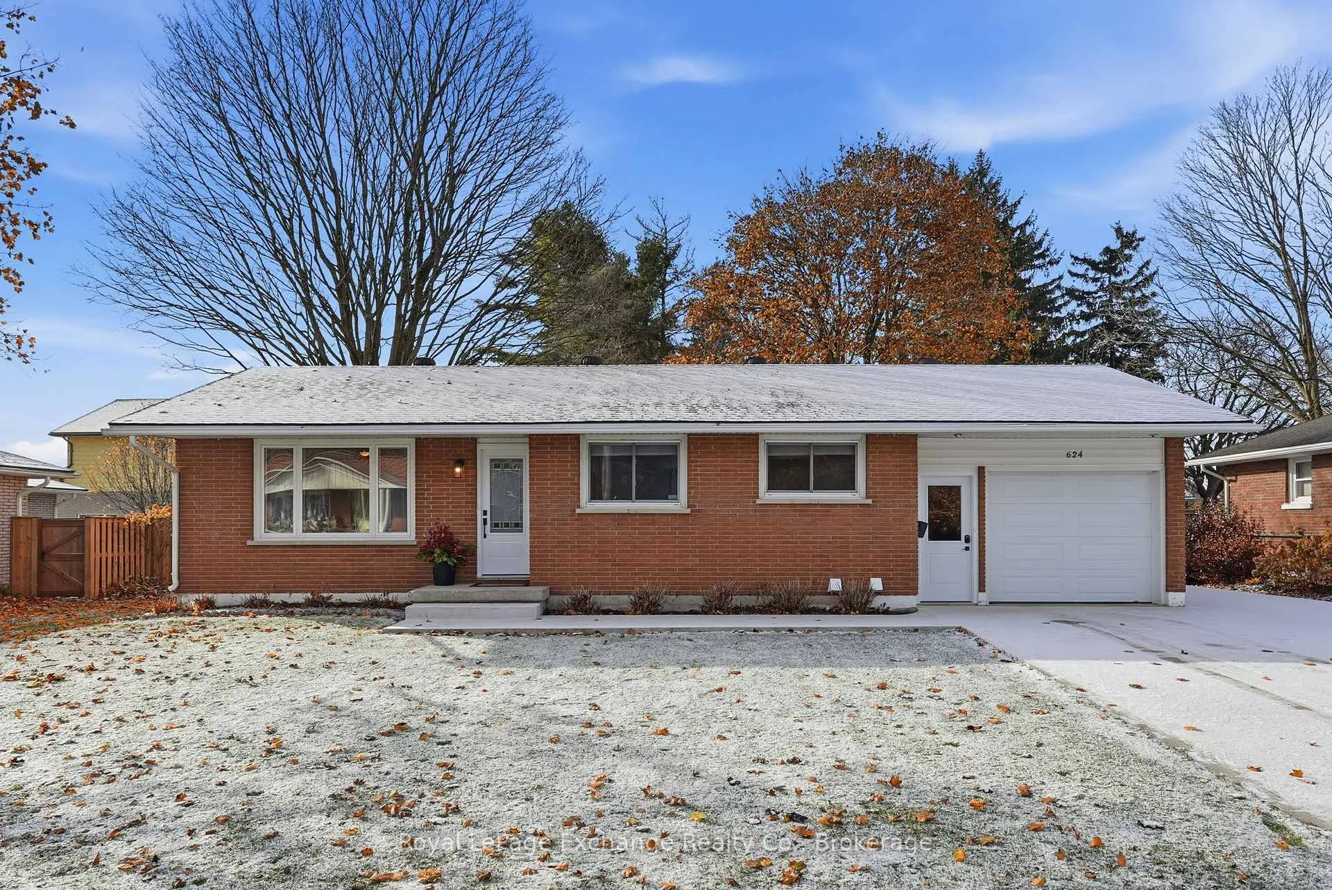 Photo 2 of 624 Cannning Street, Huron-Kinloss, Lucknow — HOMEH