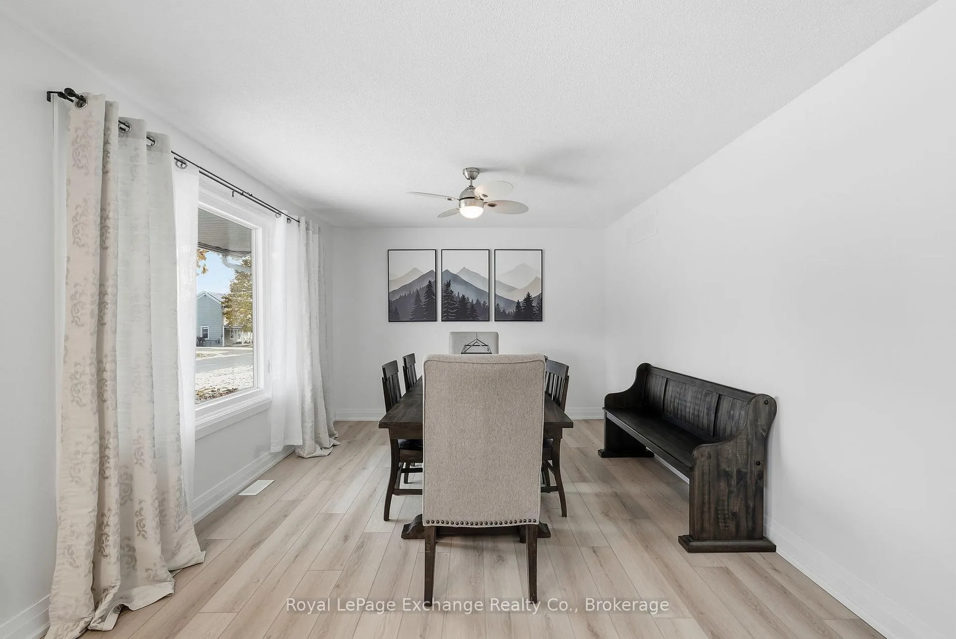Photo 8 of 624 Cannning Street, Huron-Kinloss, Lucknow — HOMEH