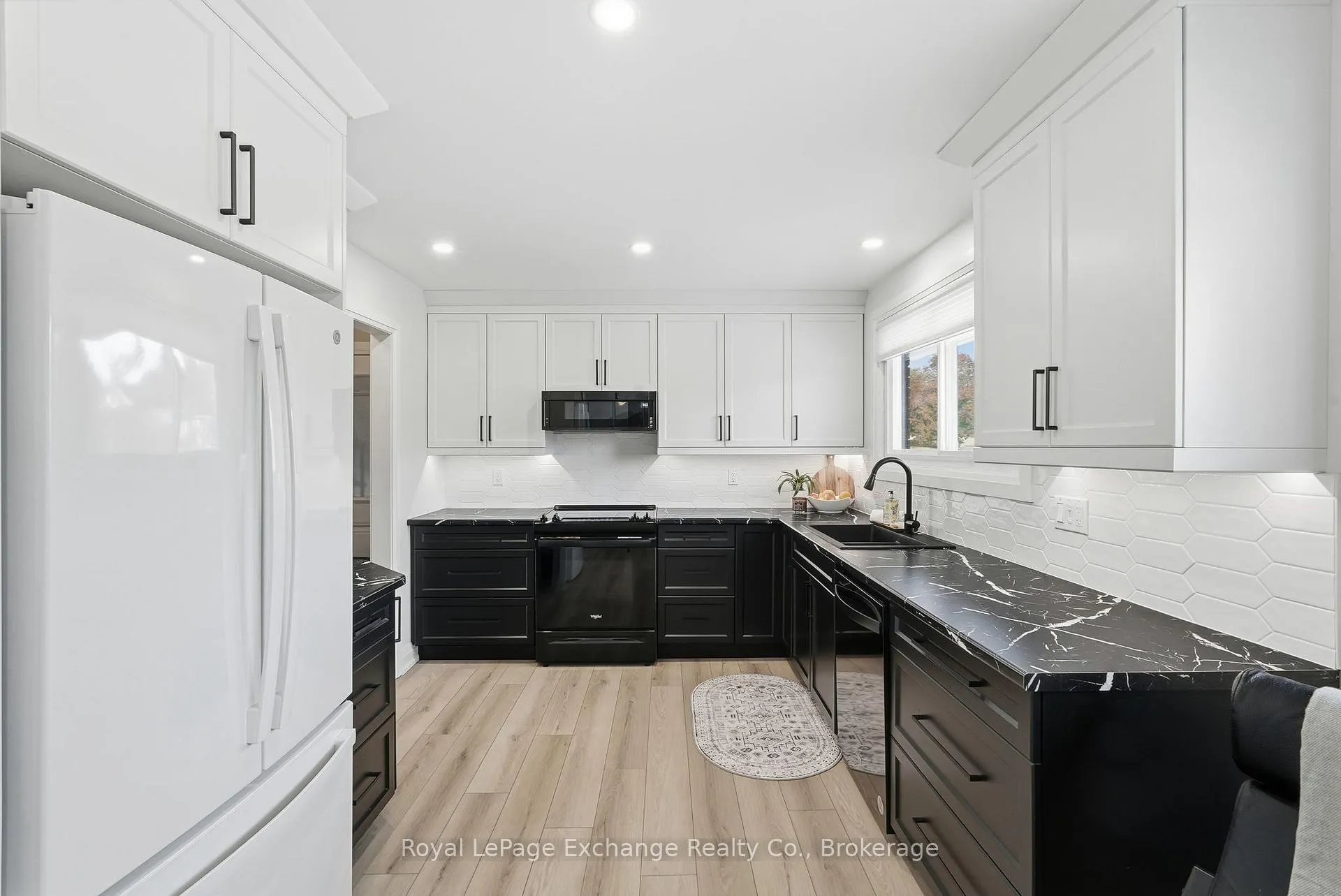 Photo 10 of 624 Cannning Street, Huron-Kinloss, Lucknow — HOMEH