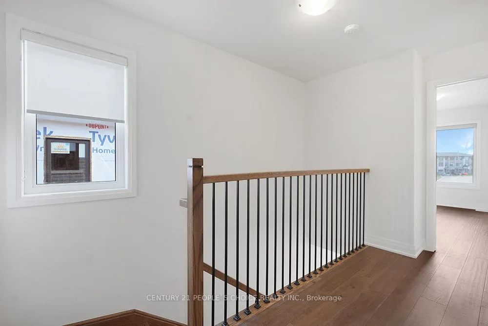 Photo 11 of 32 Humberstone Drive, Halton Hills, Georgetown — HOMEH