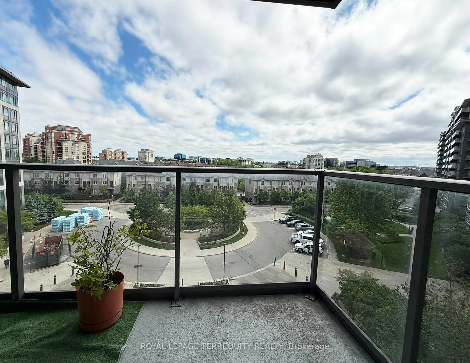 Photo 13 of Unit 709, 253 South Park Road, Markham, Commerce Valley — HOMEH